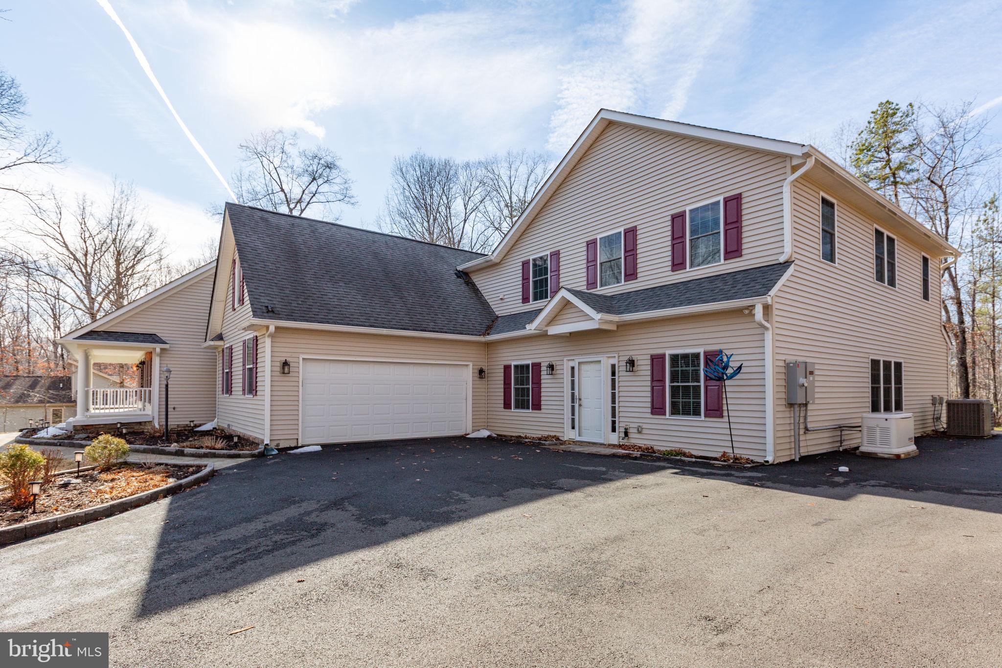 SHOREWOOD - Residential