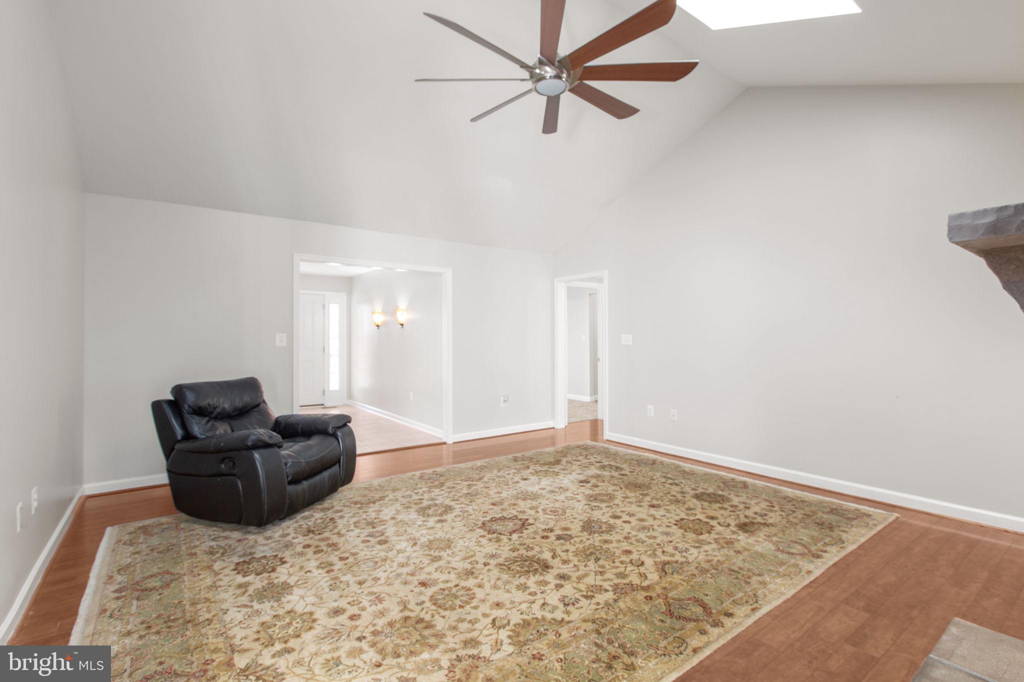 SHOREWOOD - Residential