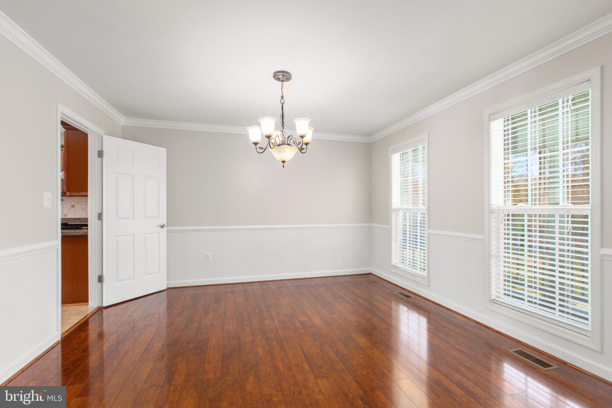 SHOREWOOD - Residential