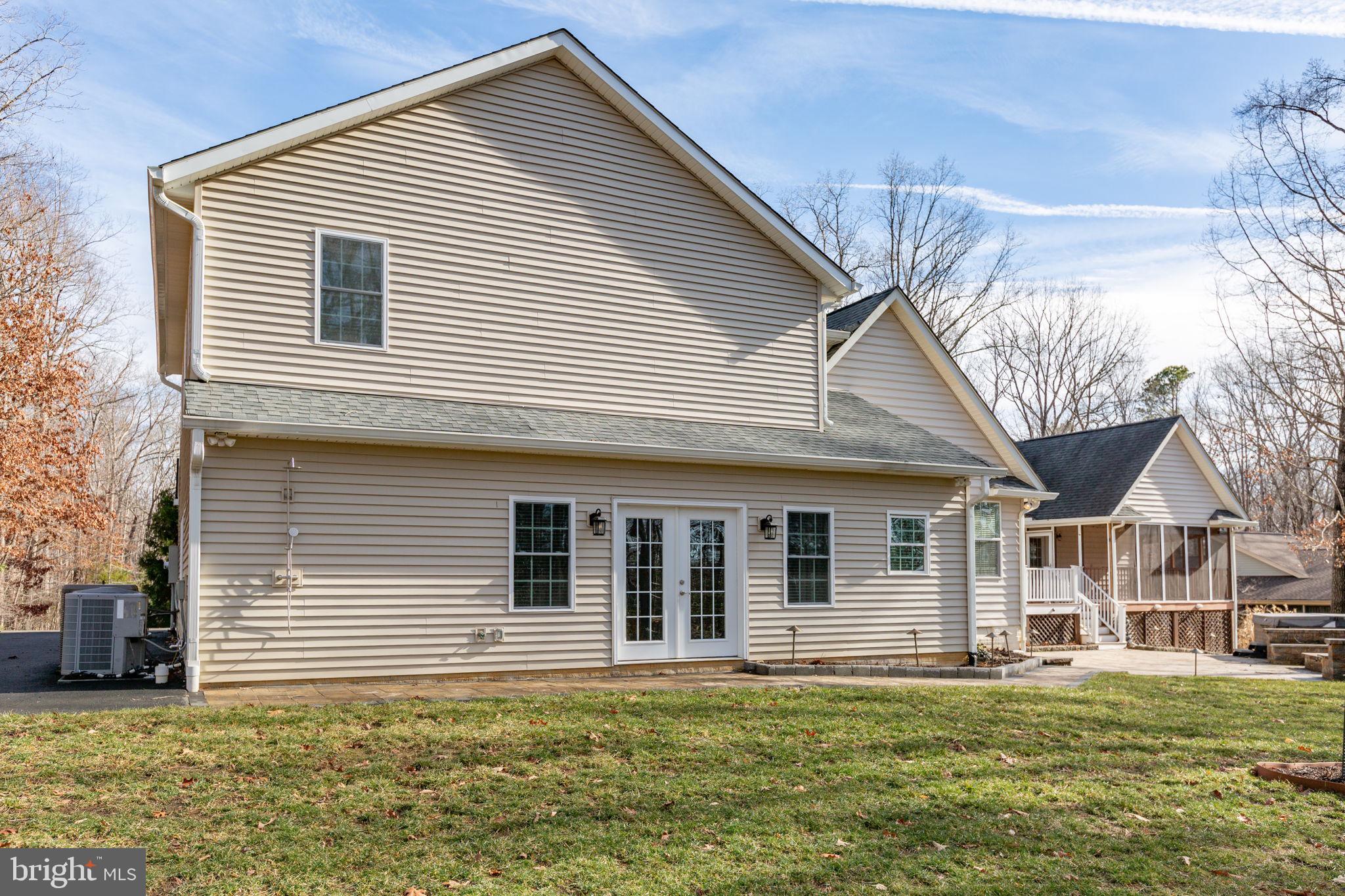 SHOREWOOD - Residential