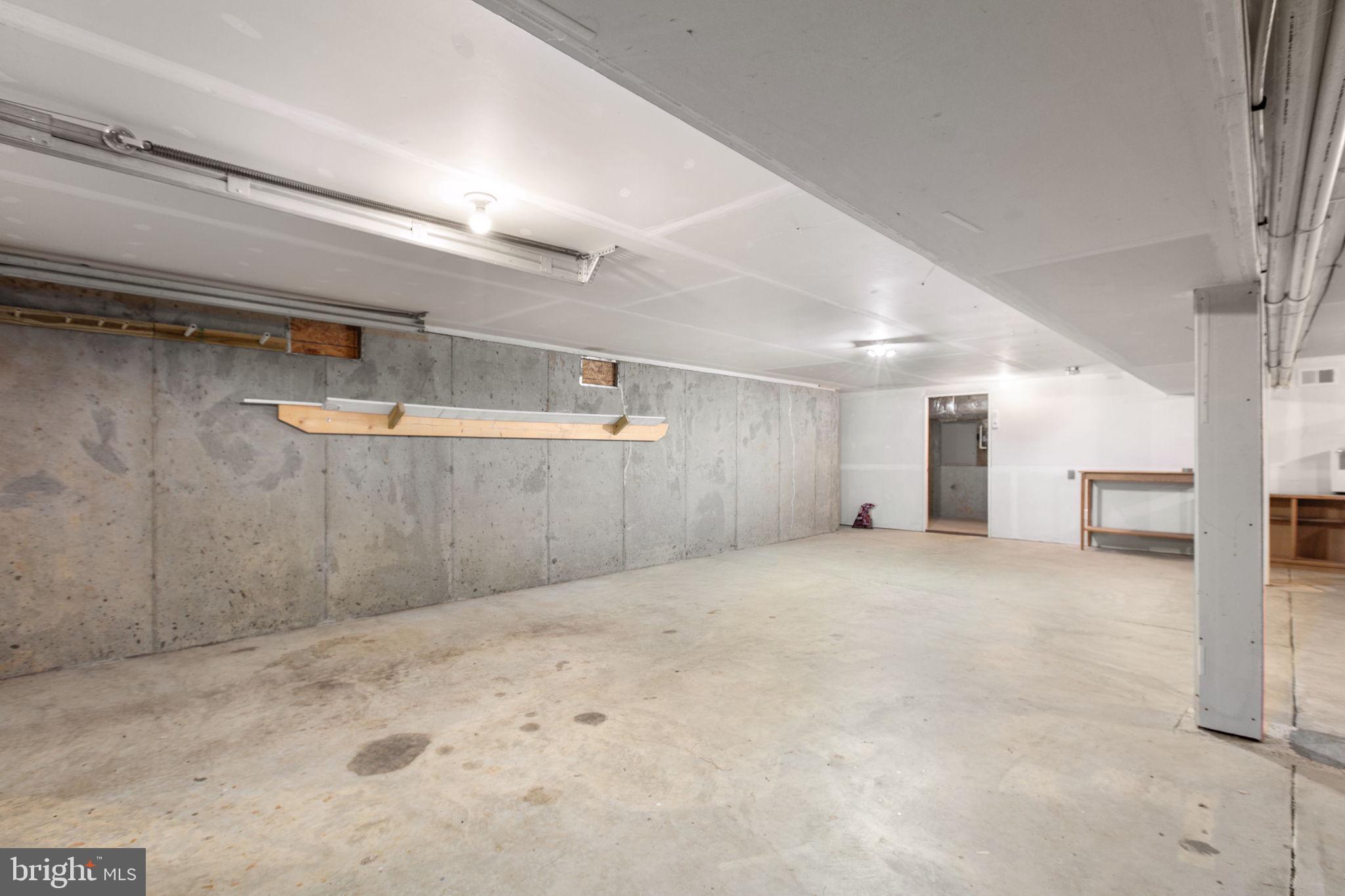 SHOREWOOD - Residential