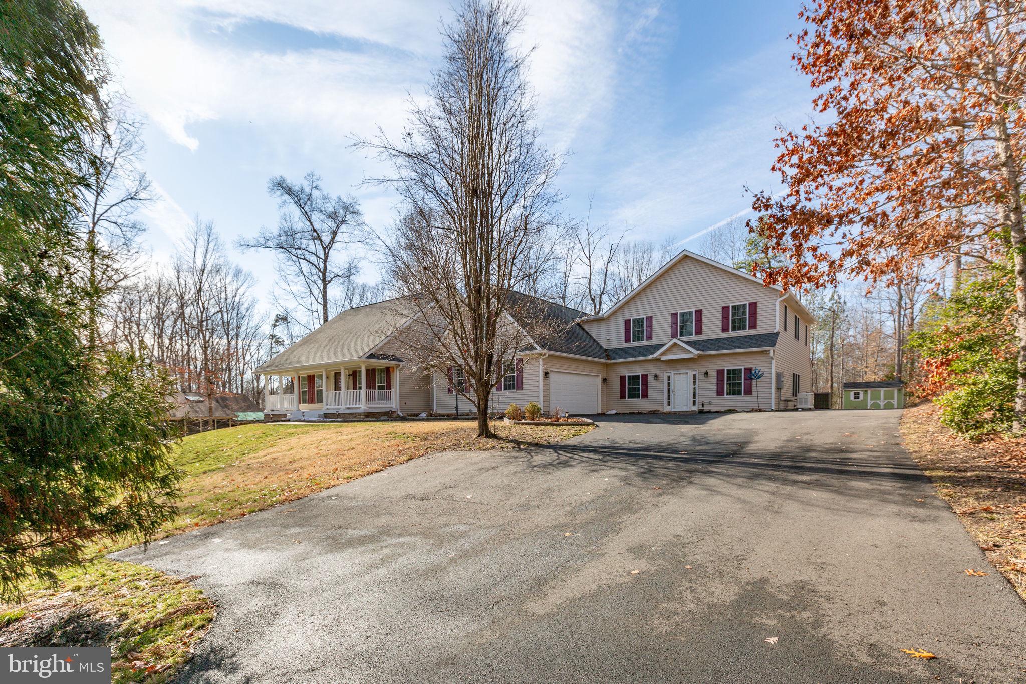 SHOREWOOD - Residential