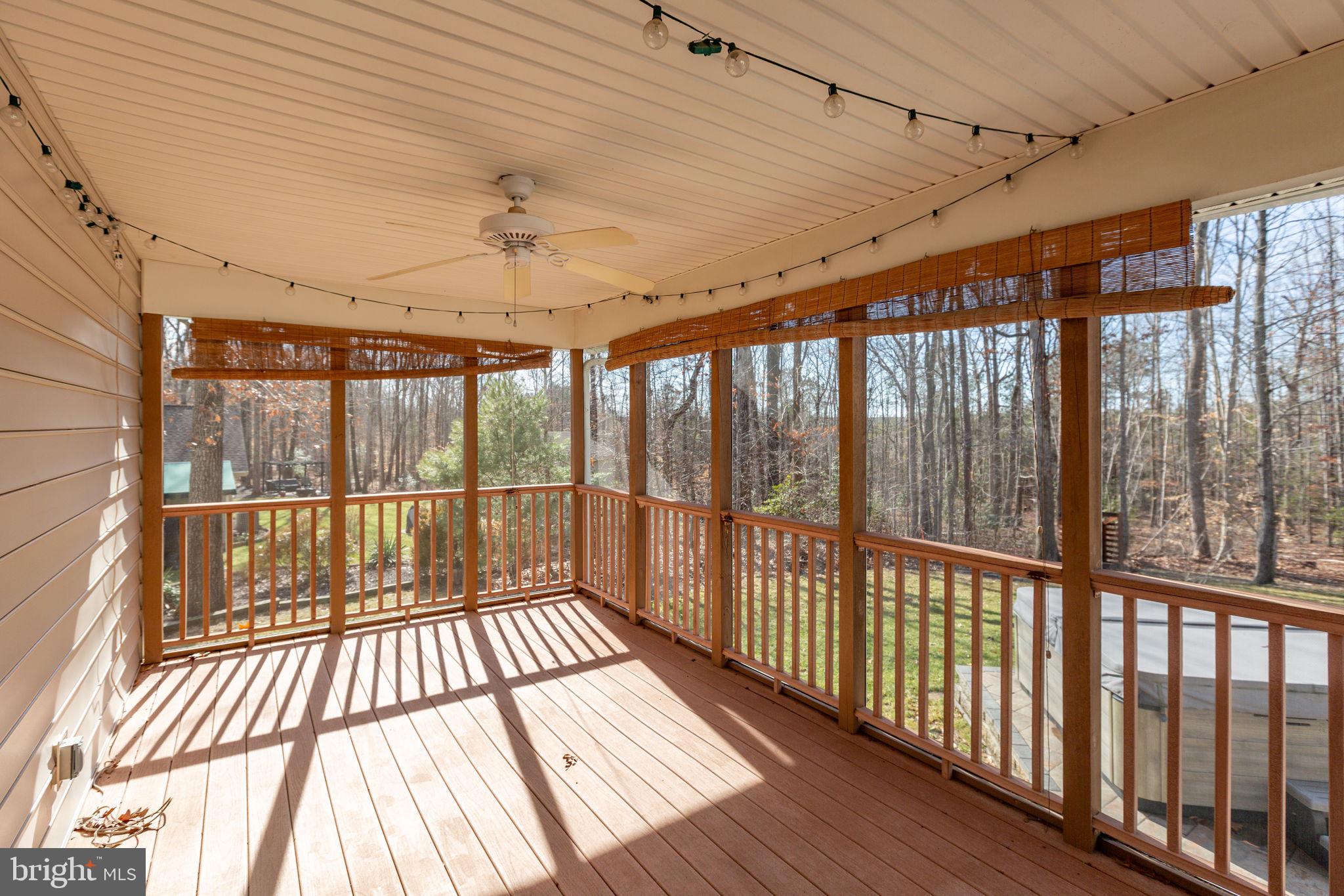 SHOREWOOD - Residential