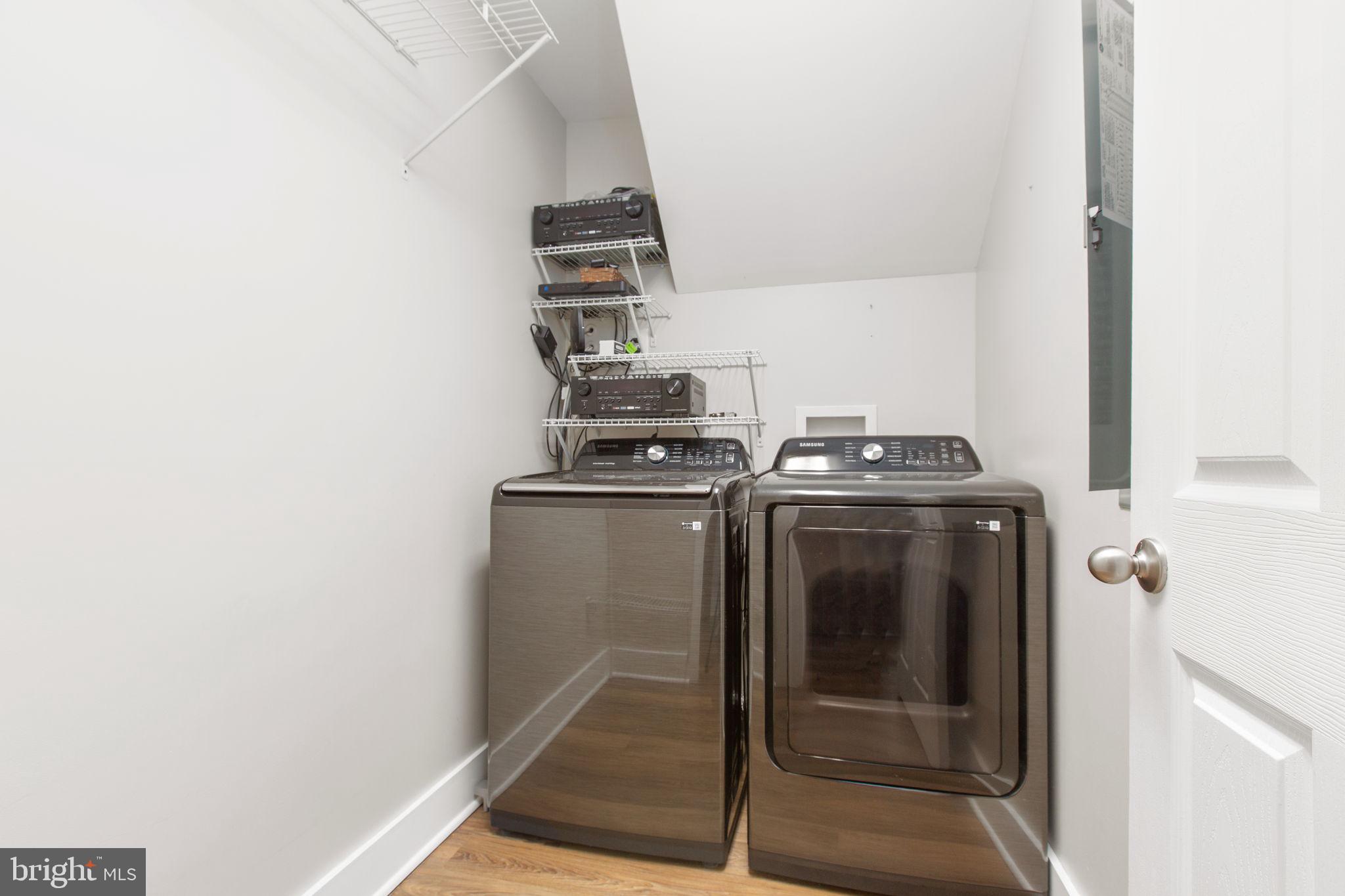 SHOREWOOD - Residential