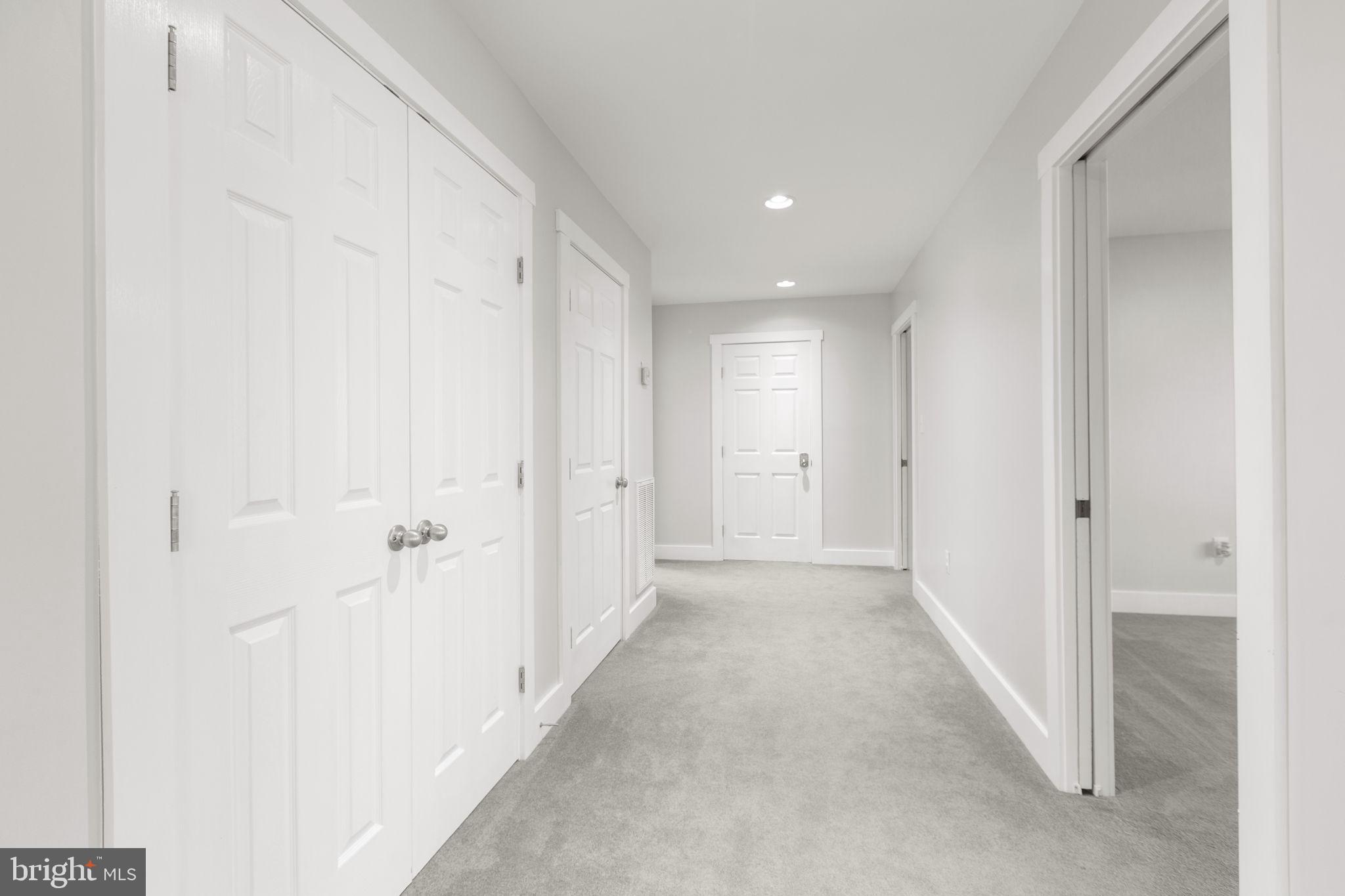 SHOREWOOD - Residential