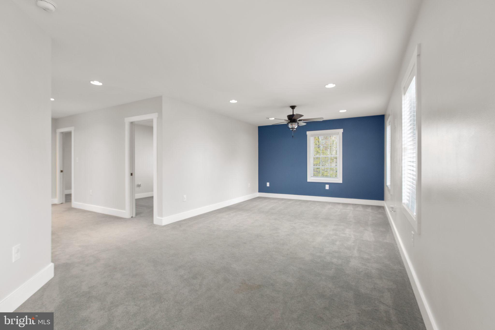 SHOREWOOD - Residential