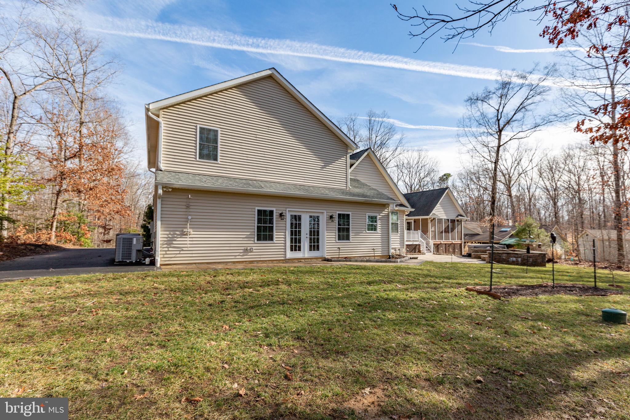 SHOREWOOD - Residential