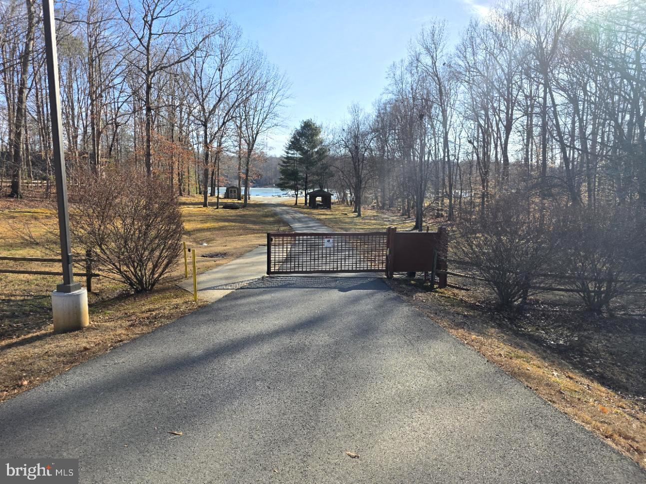 SHOREWOOD - Residential