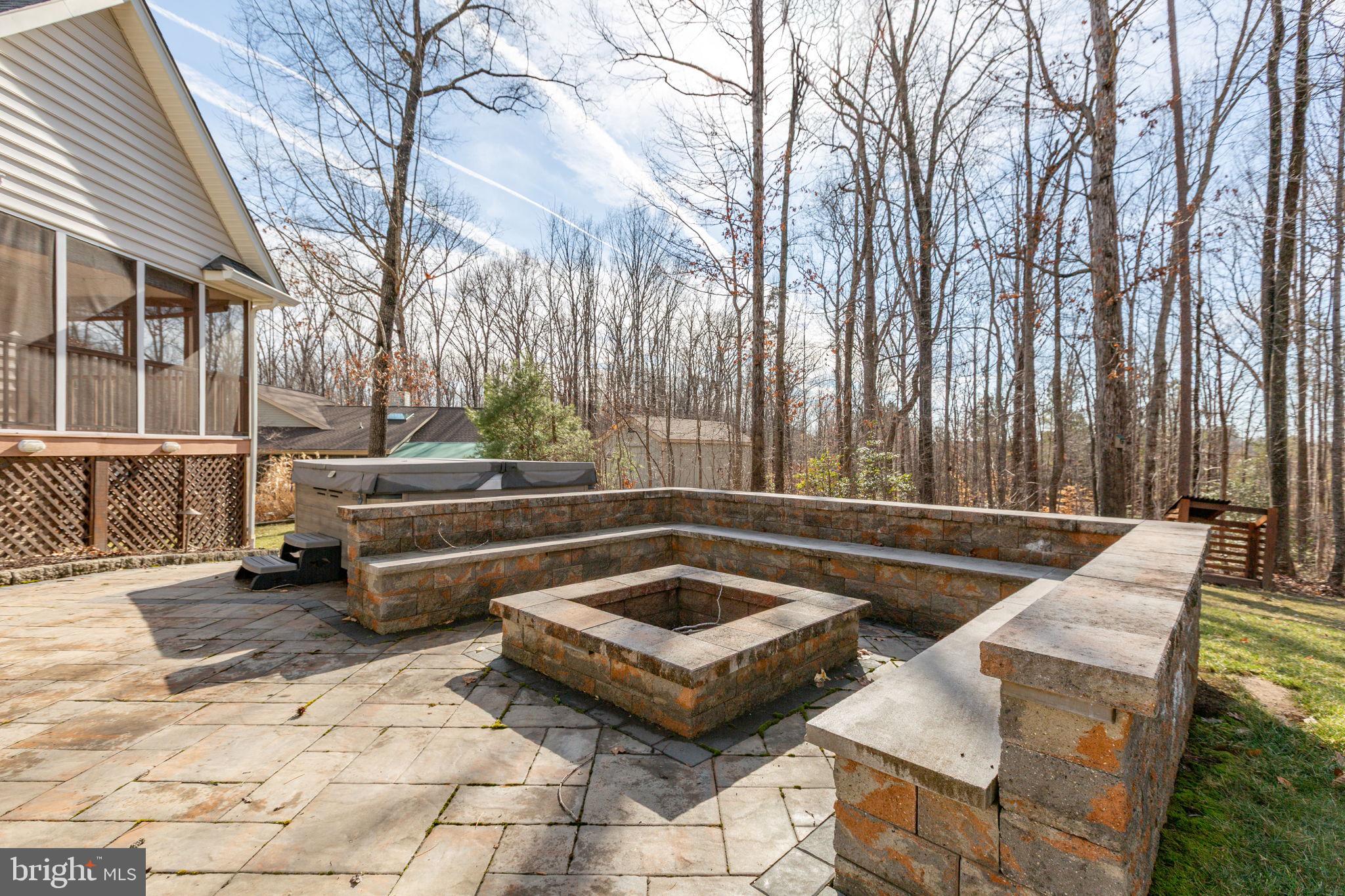 SHOREWOOD - Residential