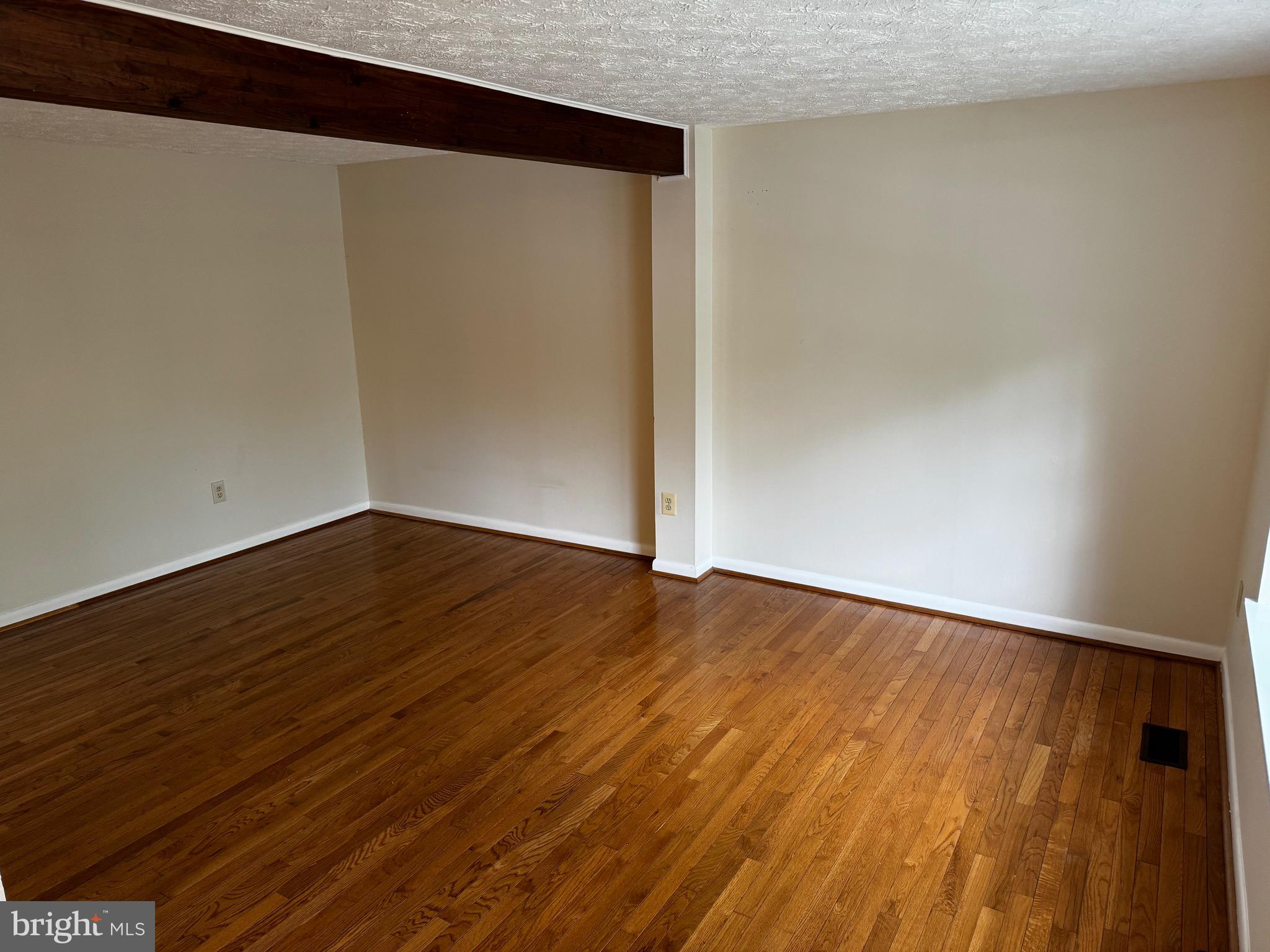 ASHTON VILLAGE - Residential Lease