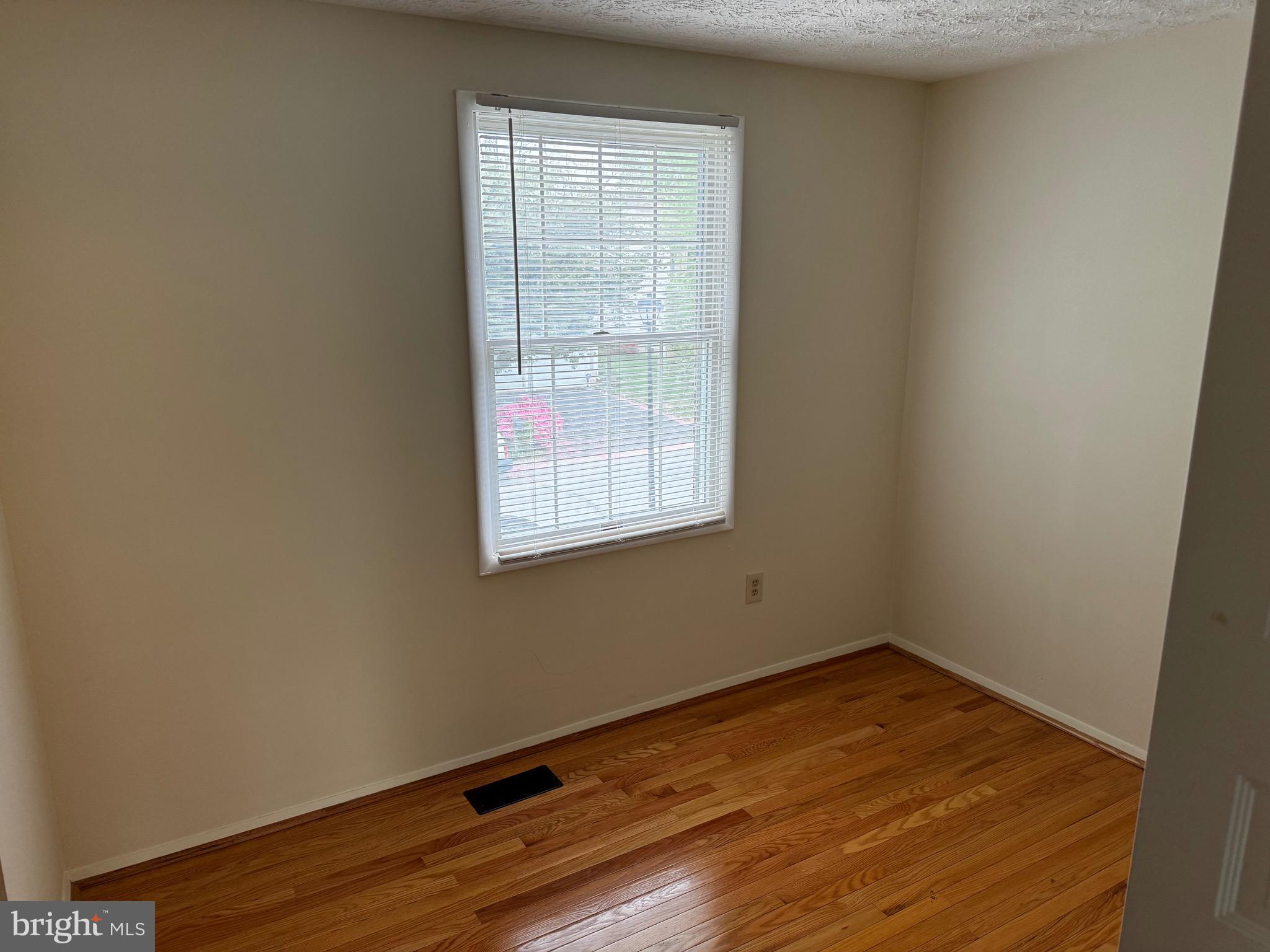 ASHTON VILLAGE - Residential Lease