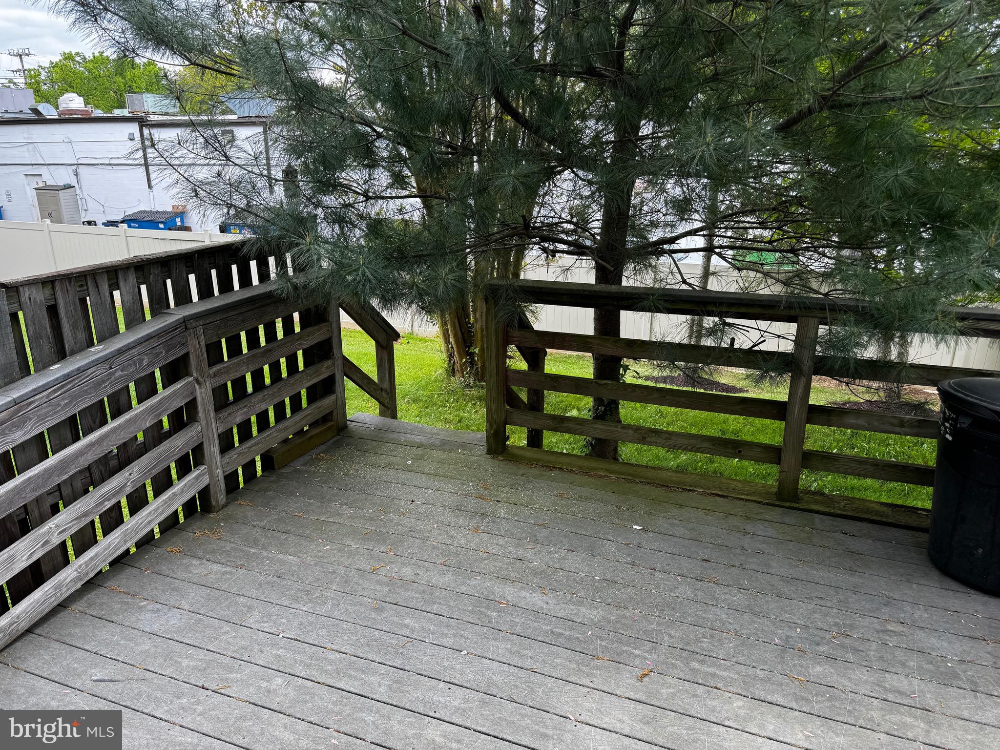 ASHTON VILLAGE - Residential Lease