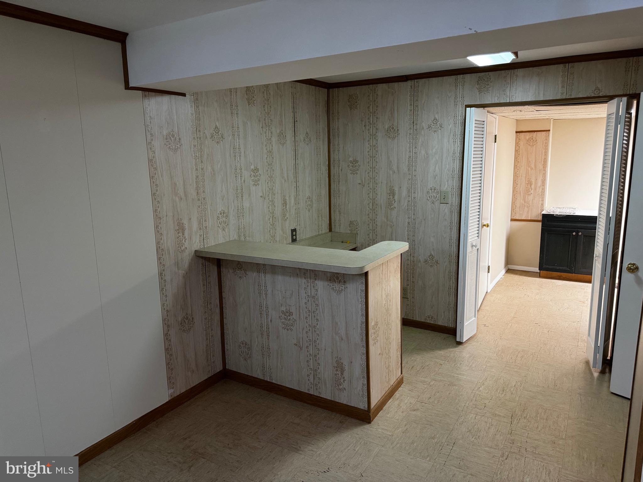 ASHTON VILLAGE - Residential Lease