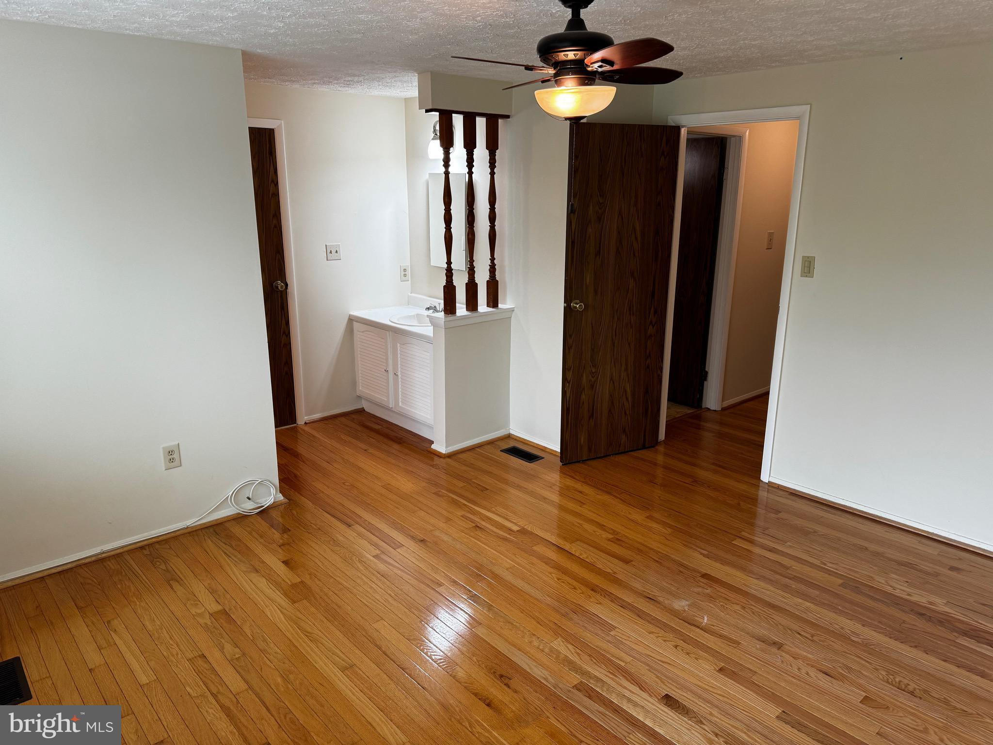 ASHTON VILLAGE - Residential Lease