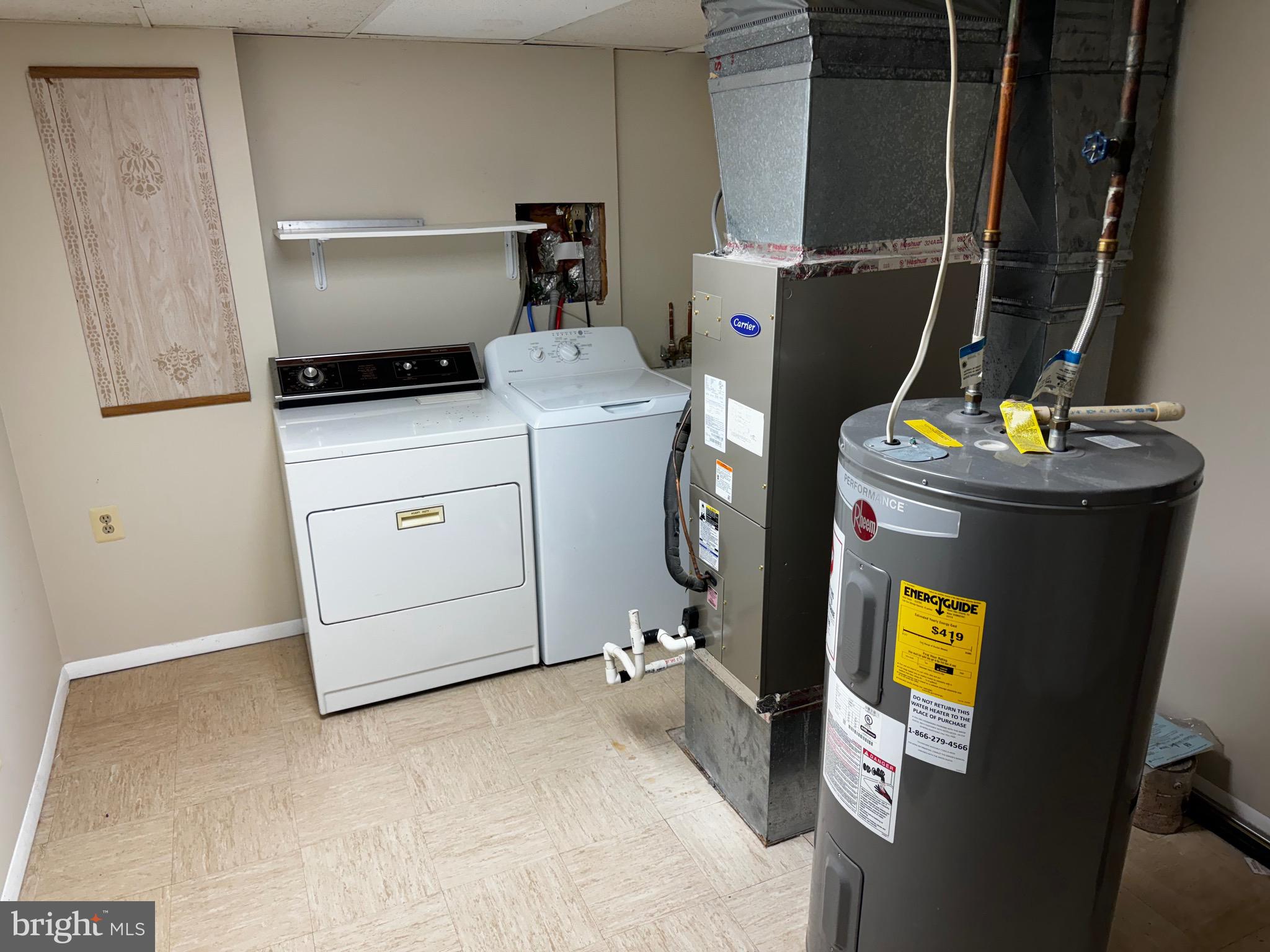 ASHTON VILLAGE - Residential Lease