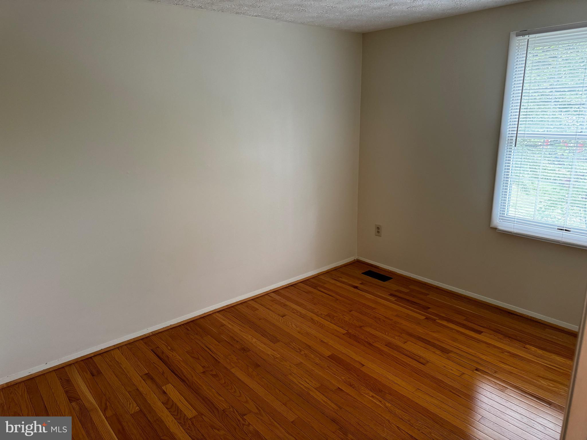 ASHTON VILLAGE - Residential Lease