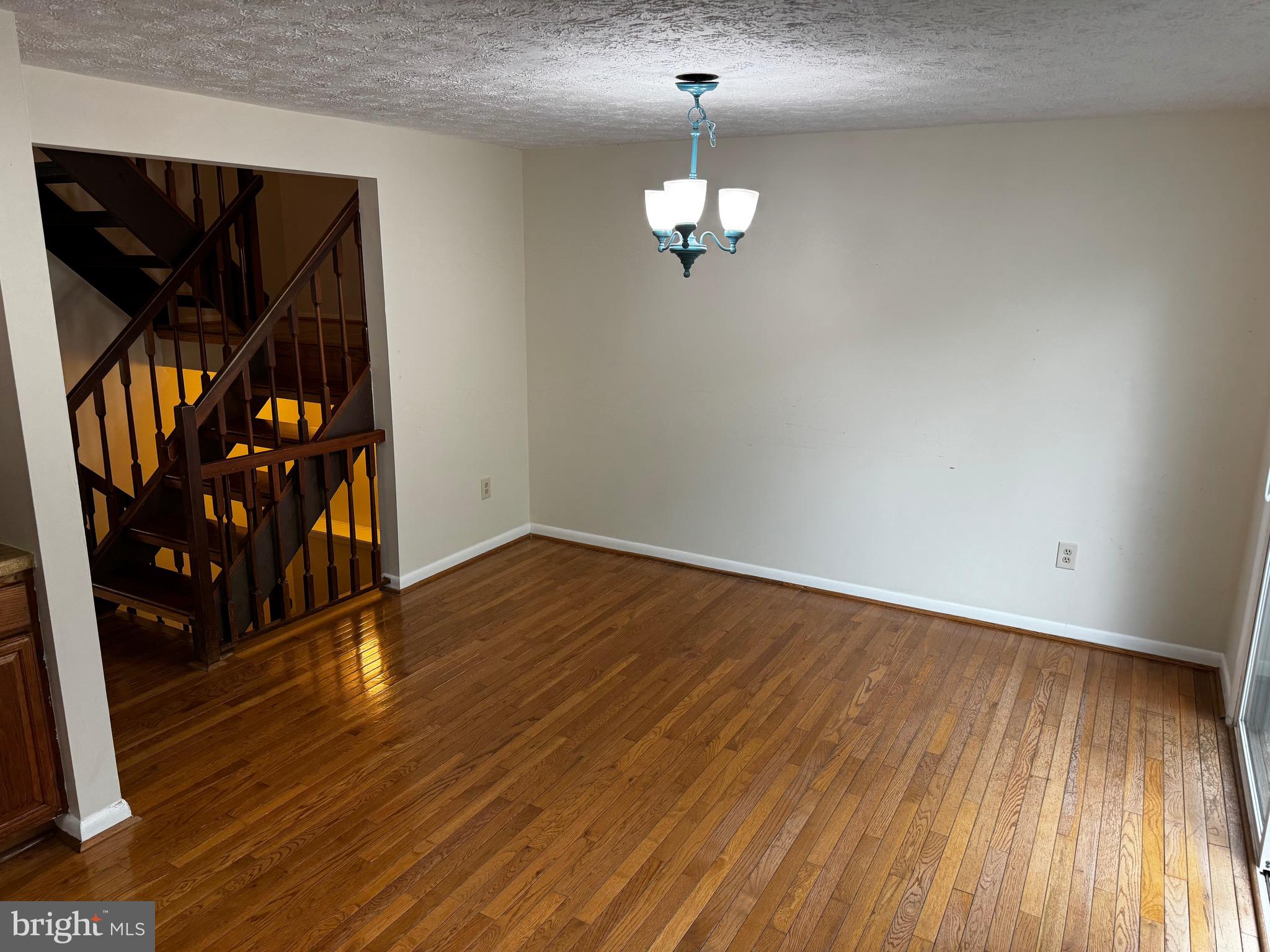 ASHTON VILLAGE - Residential Lease