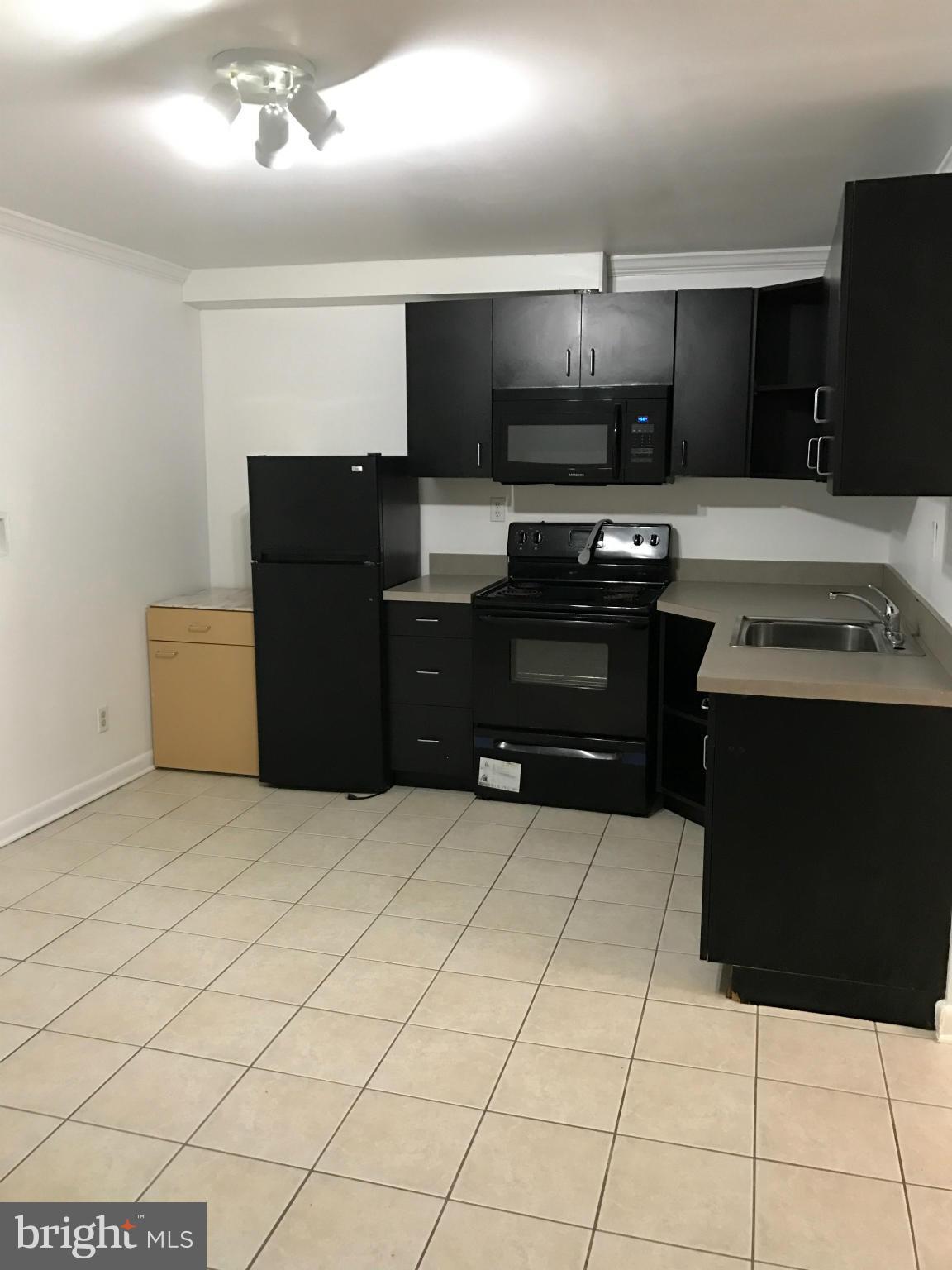 BREEZEWOOD FOREST - Residential Lease