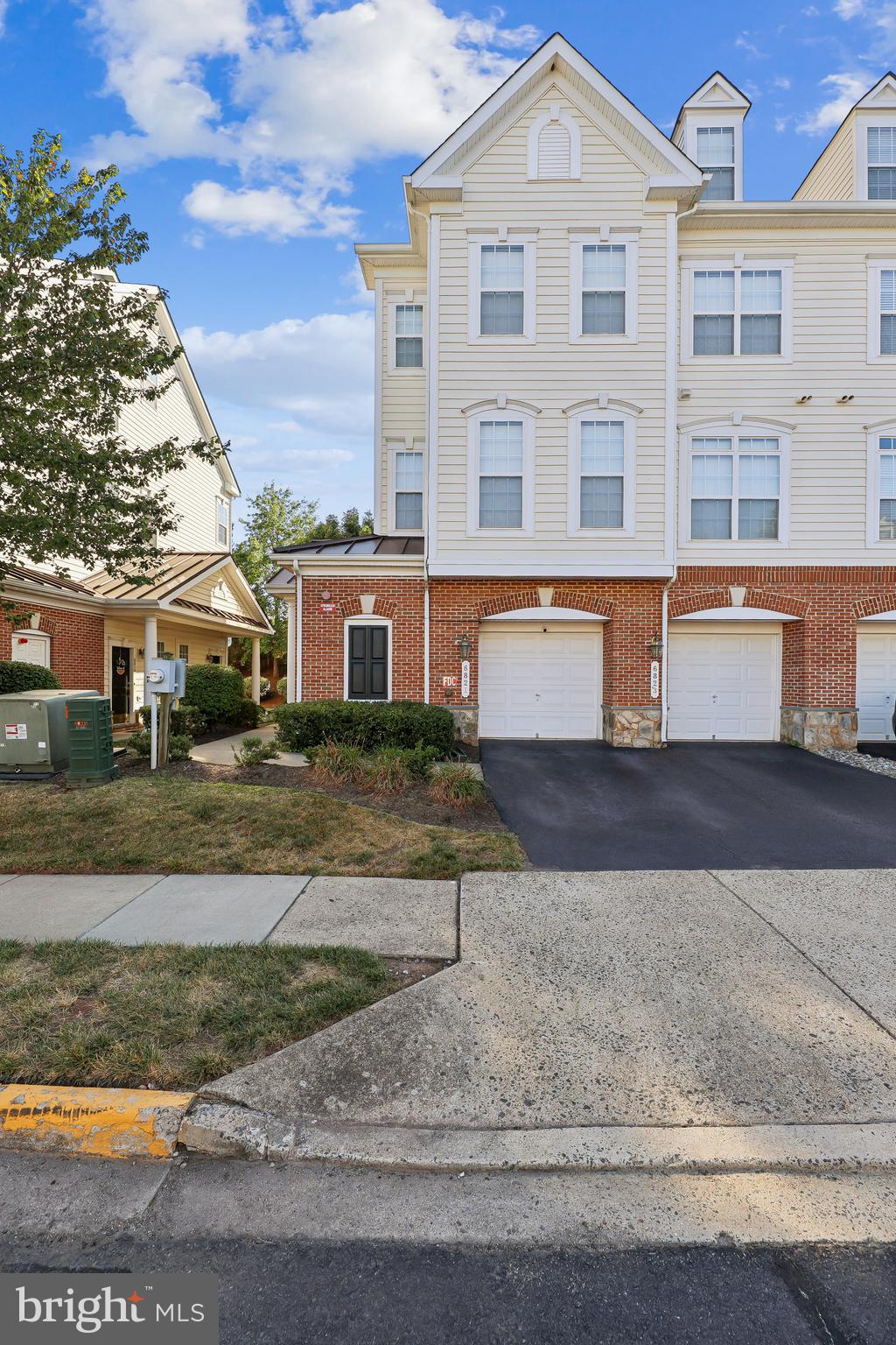 6821 HAMPTON BAY LANE