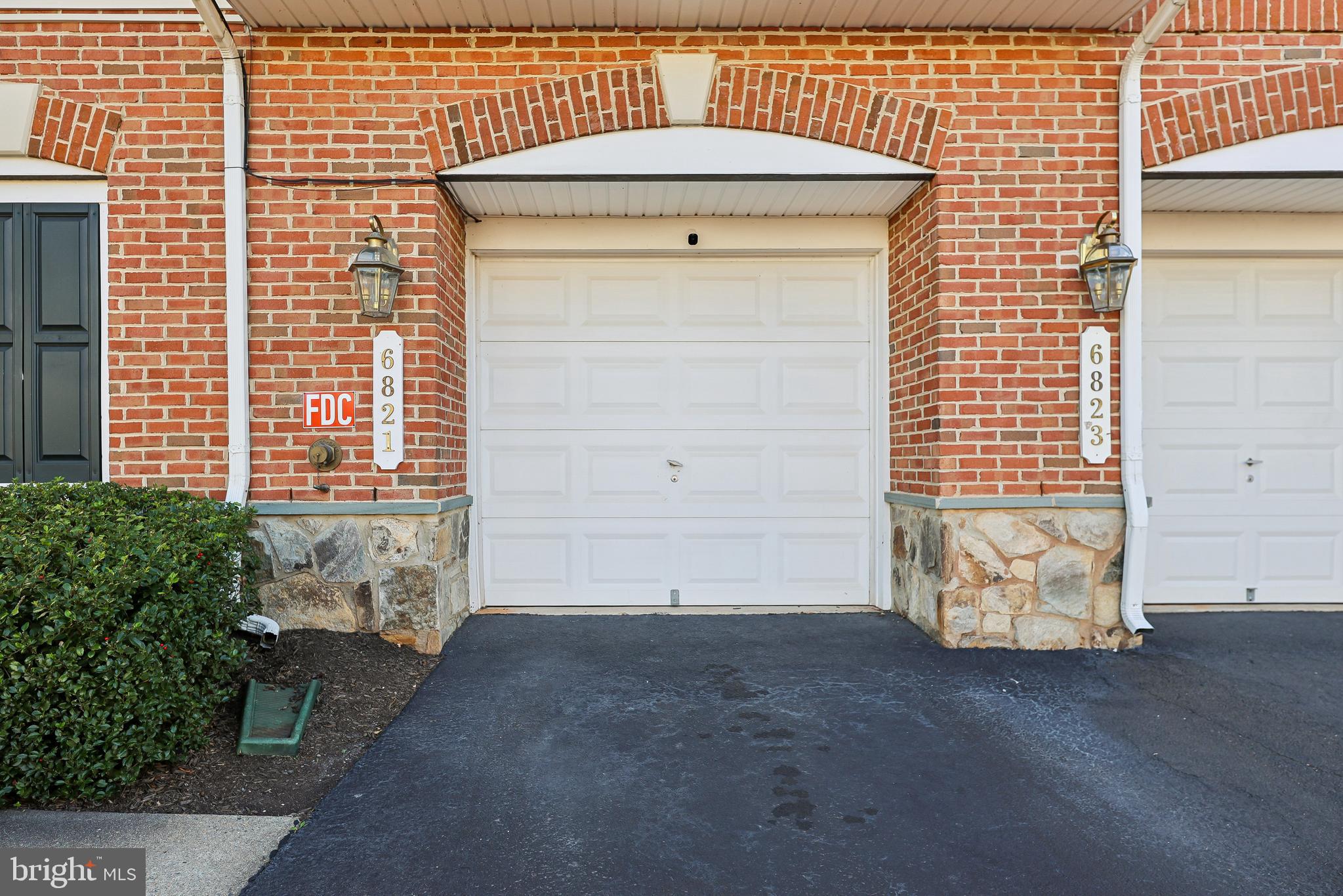 6821 HAMPTON BAY LANE