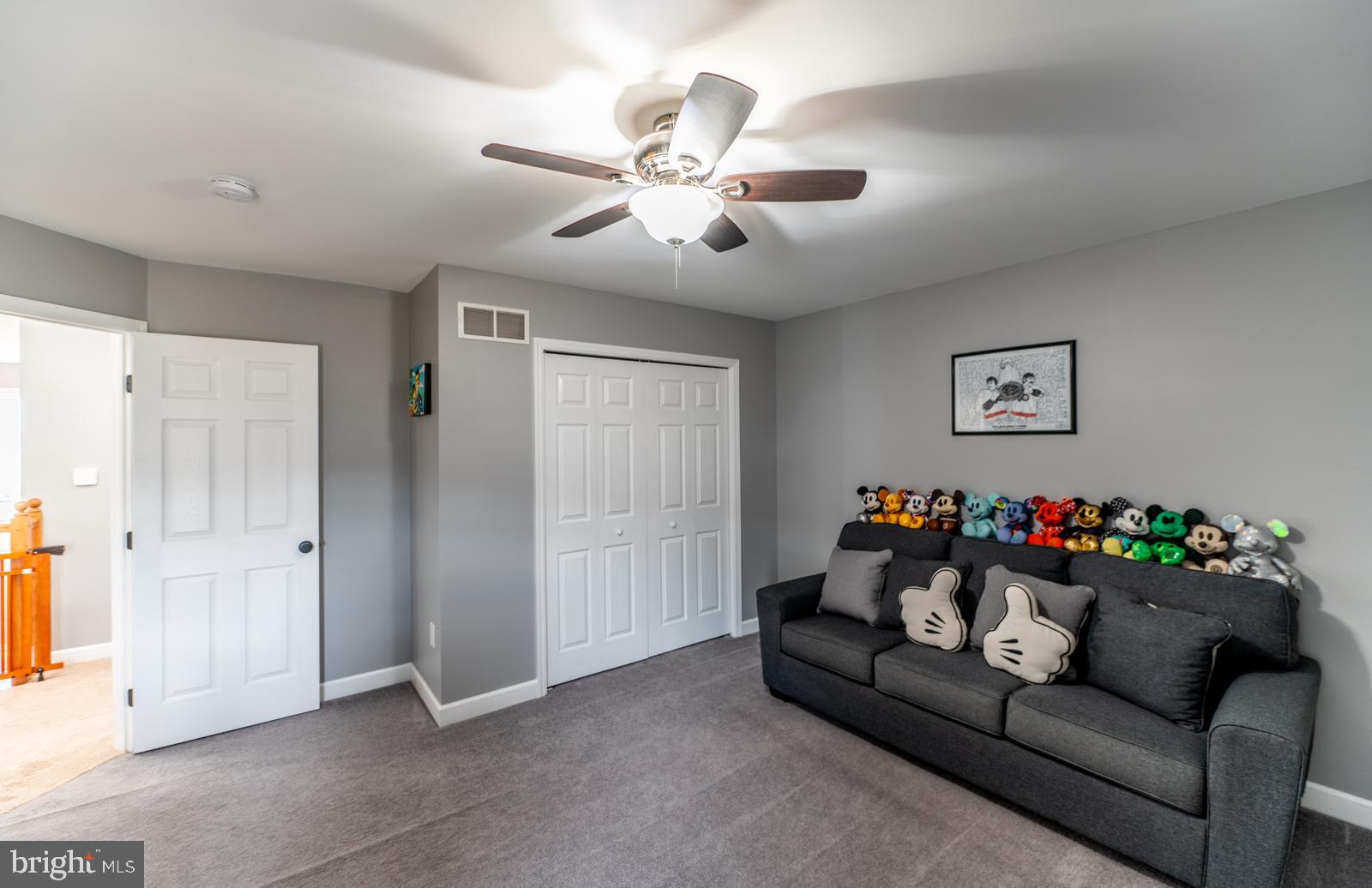 WOODS EDGE - Residential