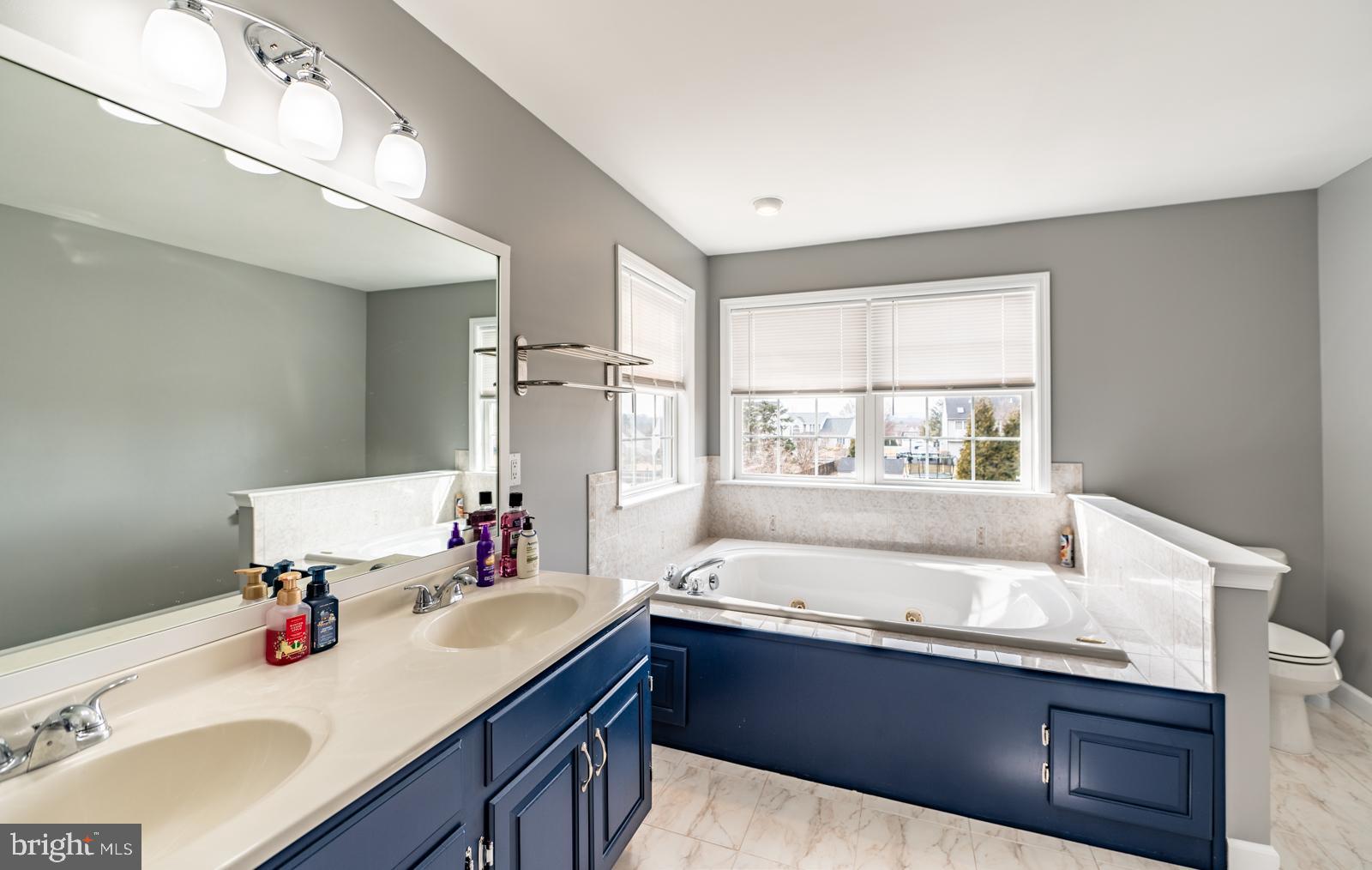 WOODS EDGE - Residential