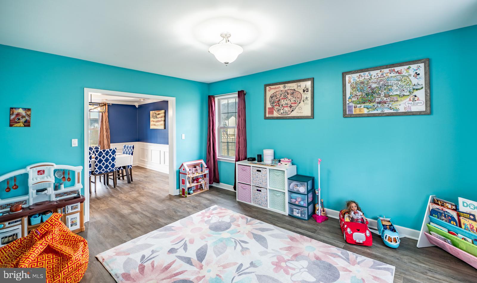 WOODS EDGE - Residential