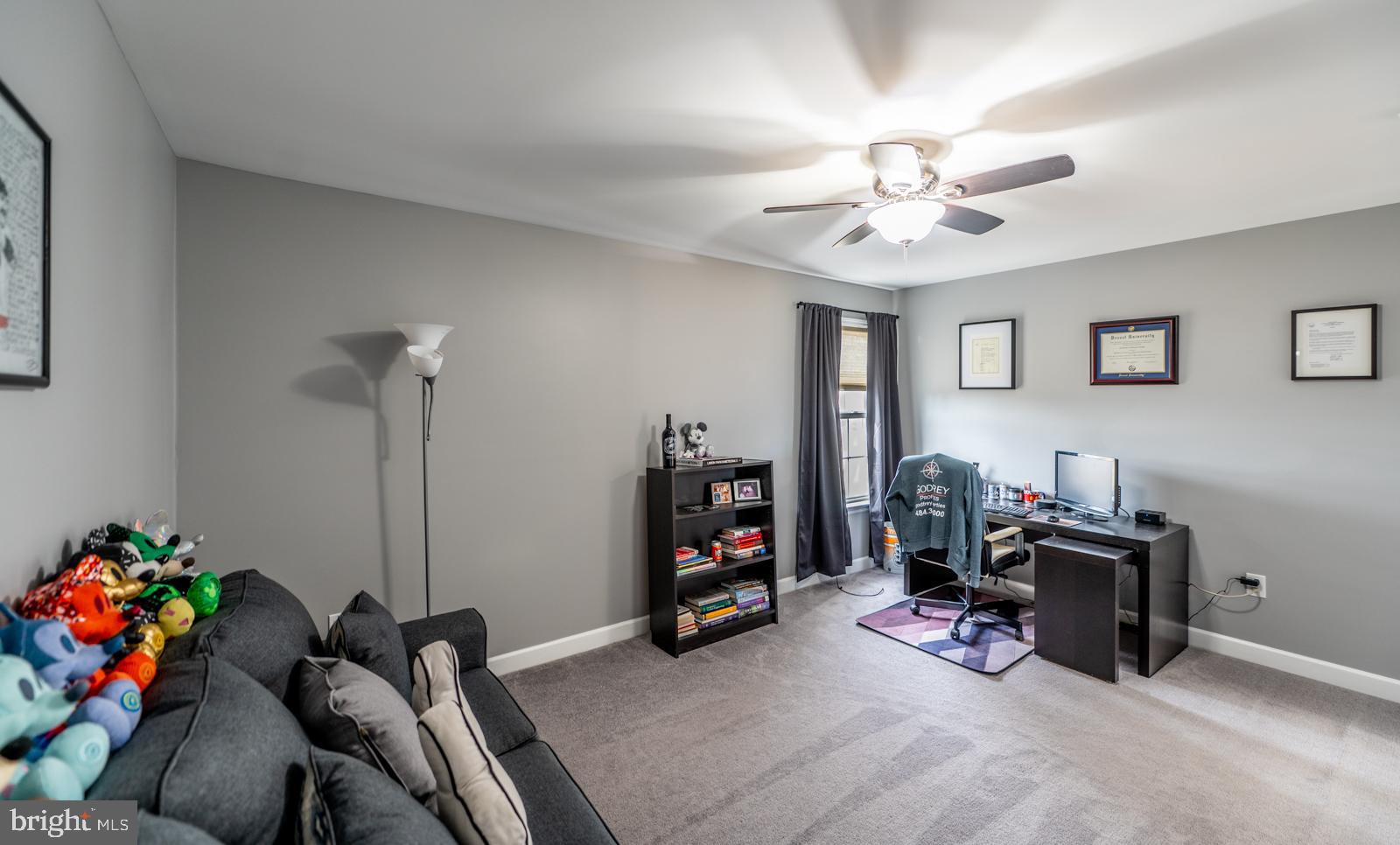 WOODS EDGE - Residential