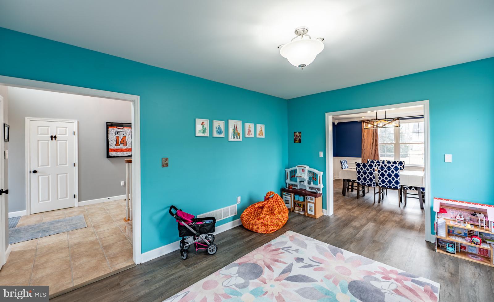 WOODS EDGE - Residential