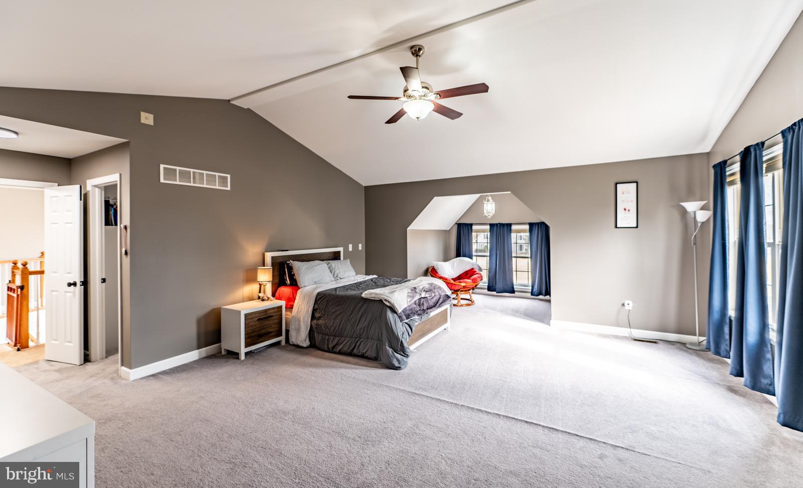 WOODS EDGE - Residential