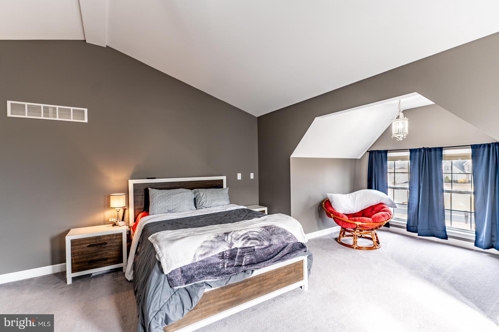 WOODS EDGE - Residential