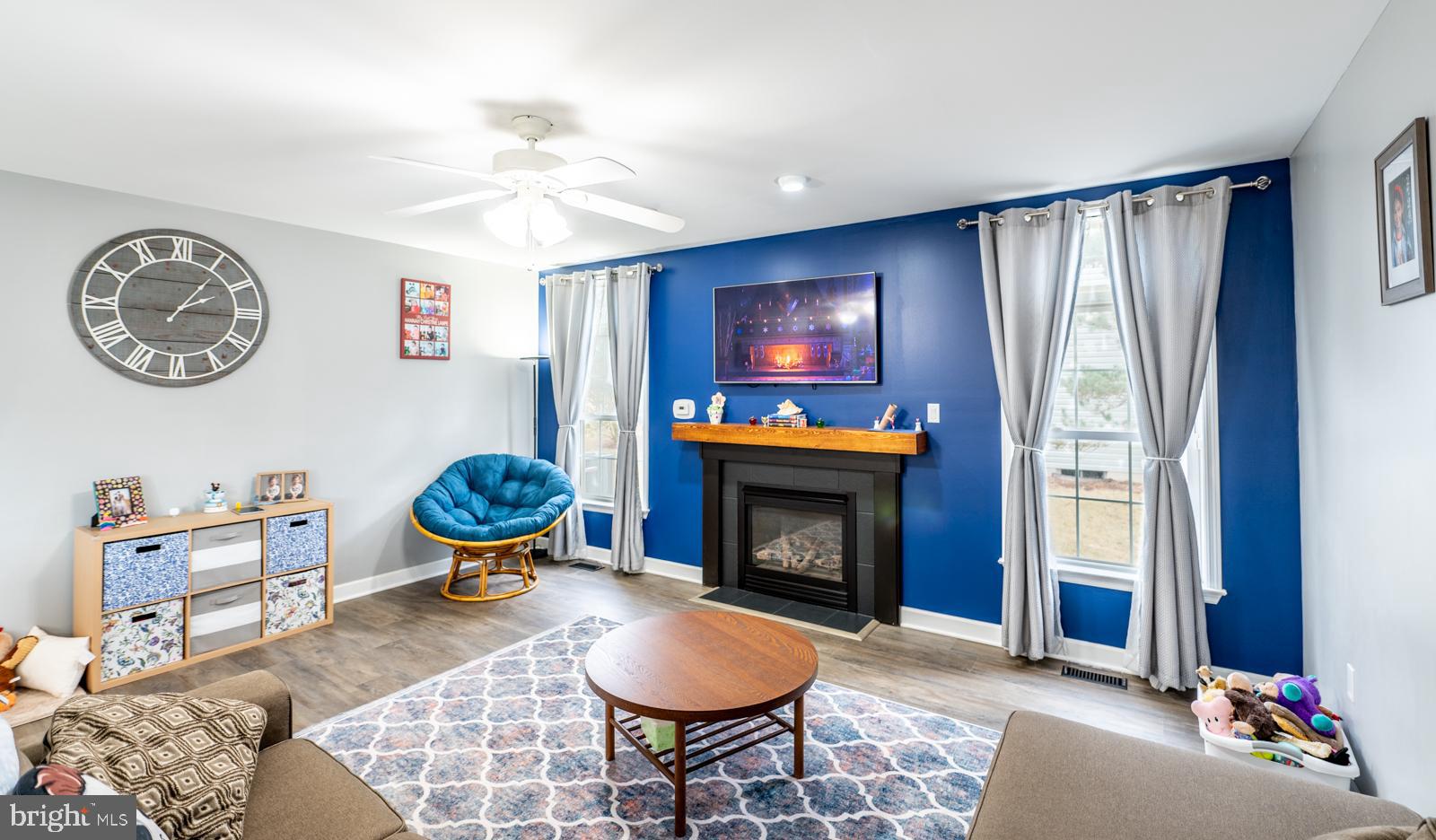 WOODS EDGE - Residential