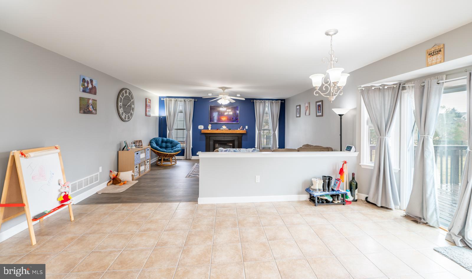 WOODS EDGE - Residential