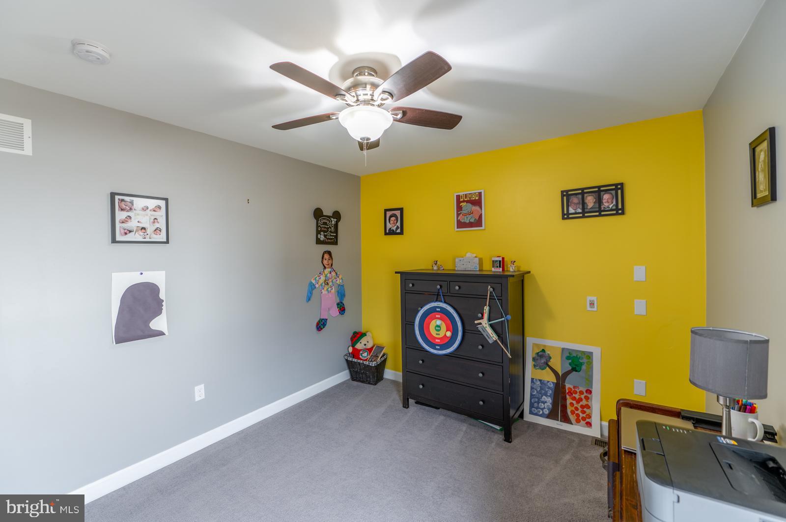 WOODS EDGE - Residential