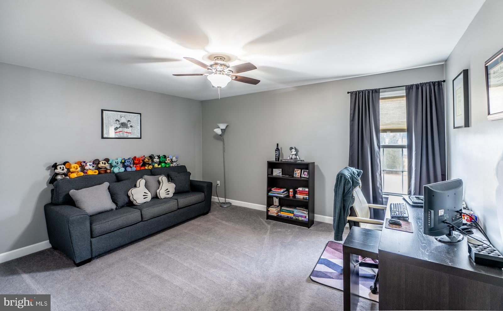 WOODS EDGE - Residential