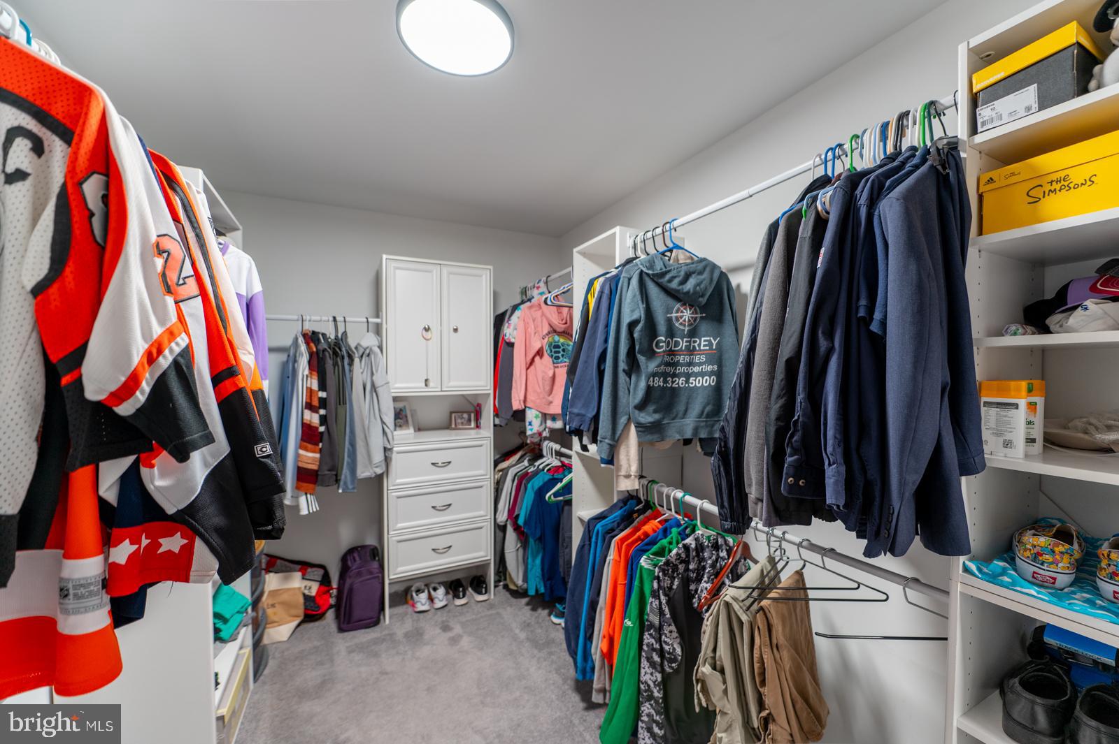 WOODS EDGE - Residential