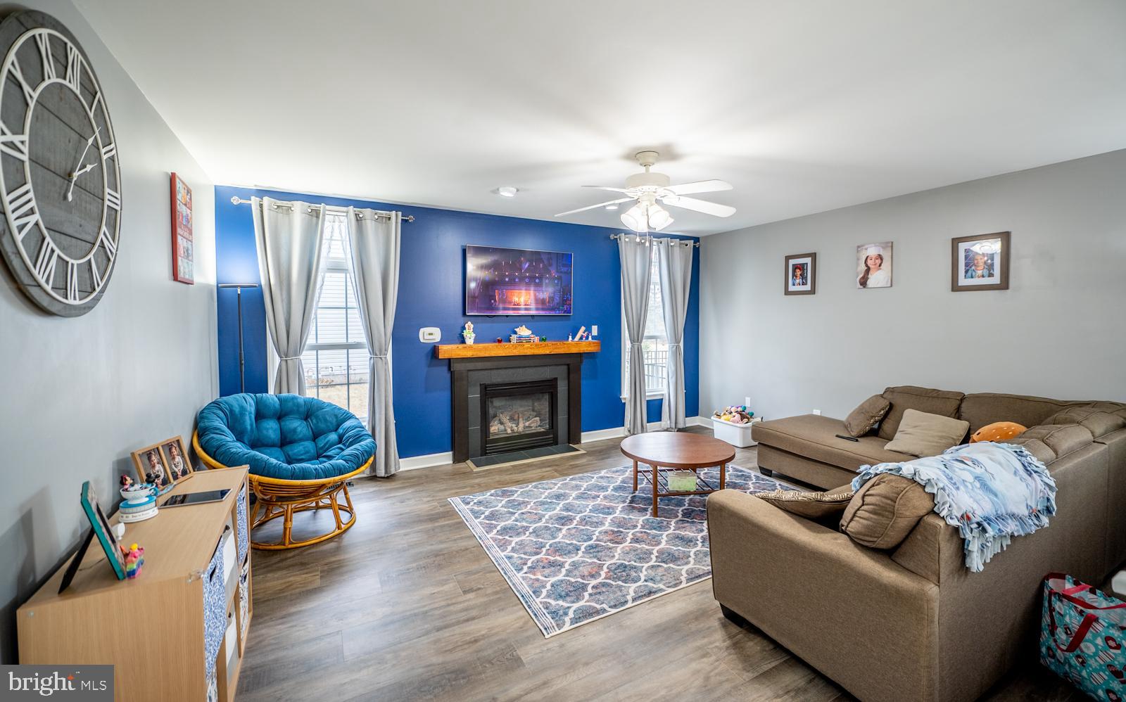 WOODS EDGE - Residential