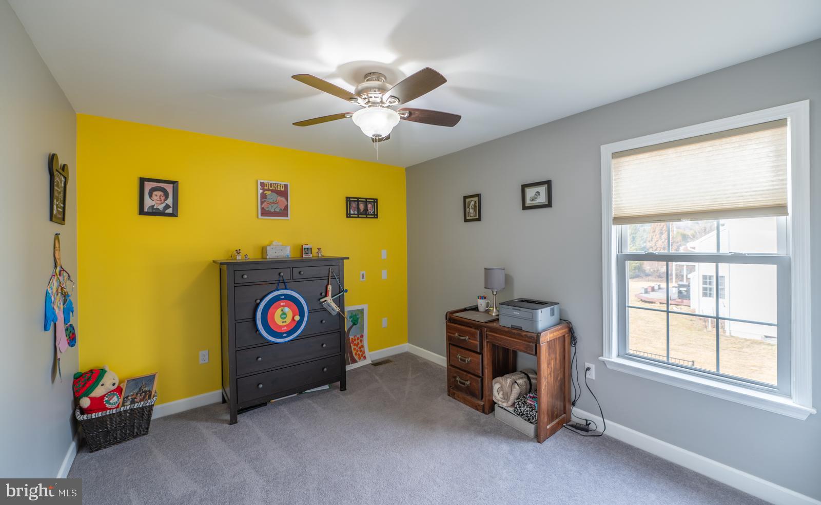 WOODS EDGE - Residential