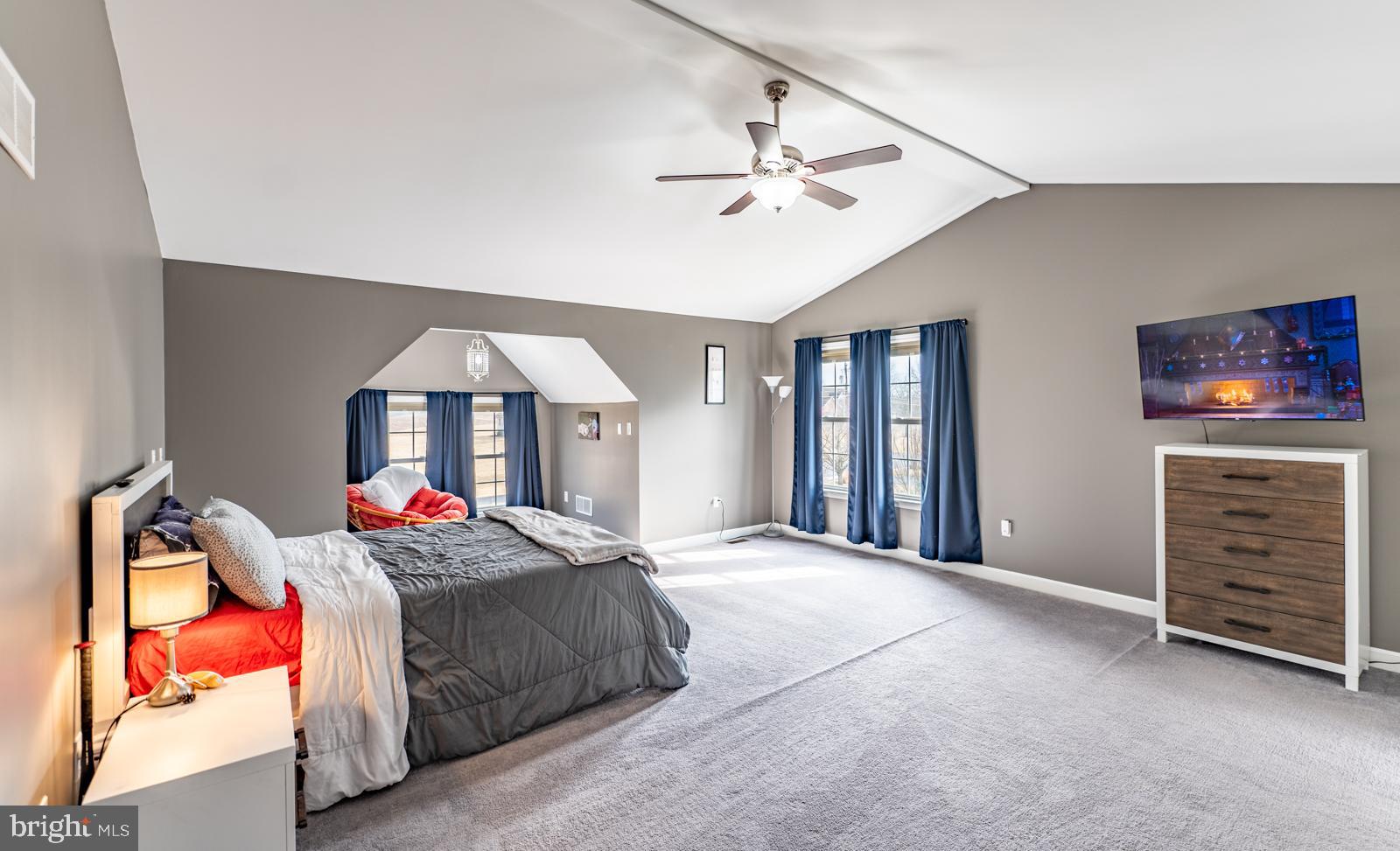 WOODS EDGE - Residential