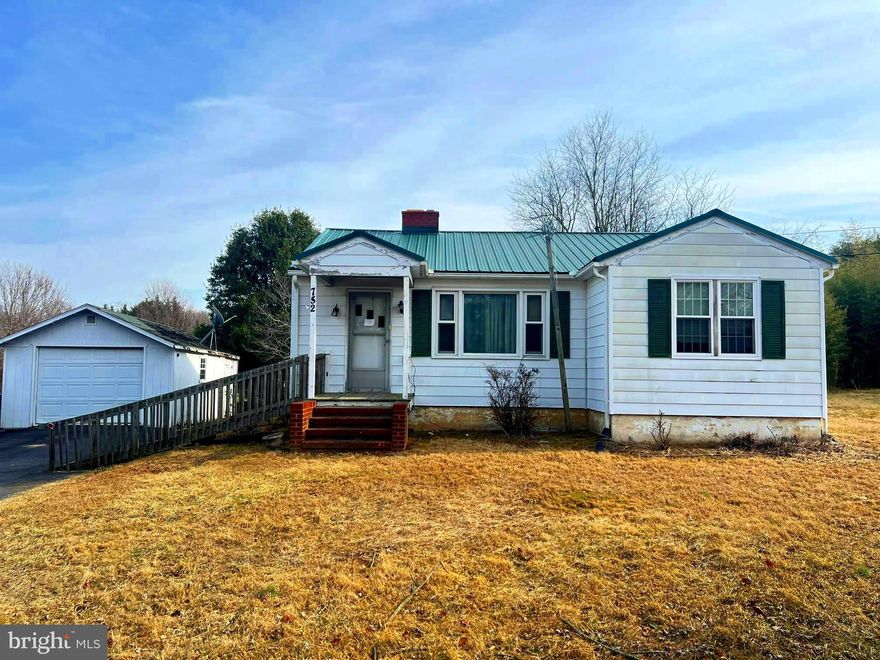Welcome to 752 Leeds Road.  This wonderful property sits on .33 acres, with a detached garage.  2 Bedrooms with a Den, 1 Full Bathroom.  Home needs updating, perfect for investors  or clever homeowners willing to put in the work to make this their perfect home.  Sale is as-is but the potential is huge.