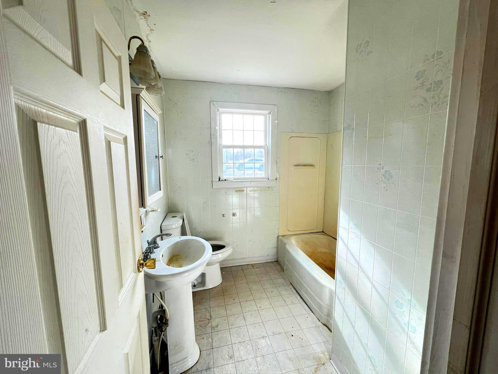 NONAVAILABLE - Residential