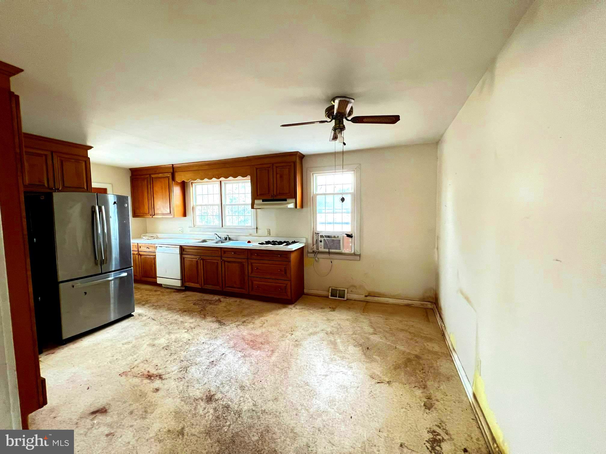 NONAVAILABLE - Residential