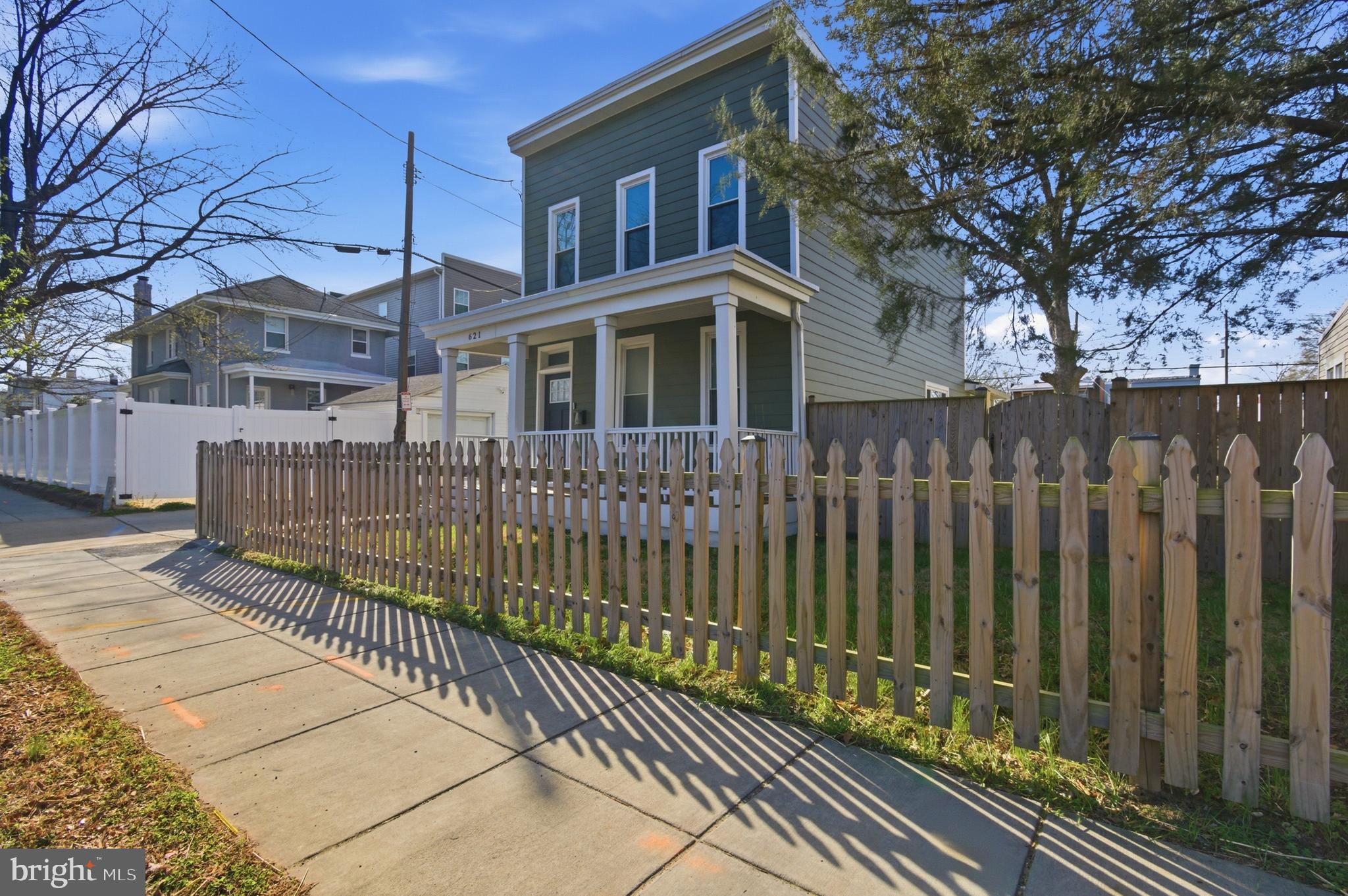 621 MALCOLM X AVENUE SE