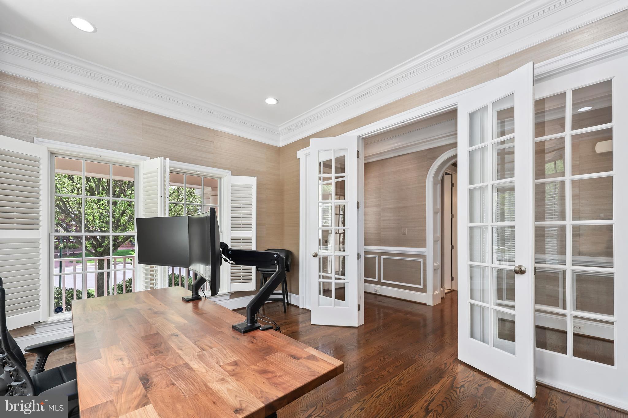 2152 ROYAL LODGE DRIVE