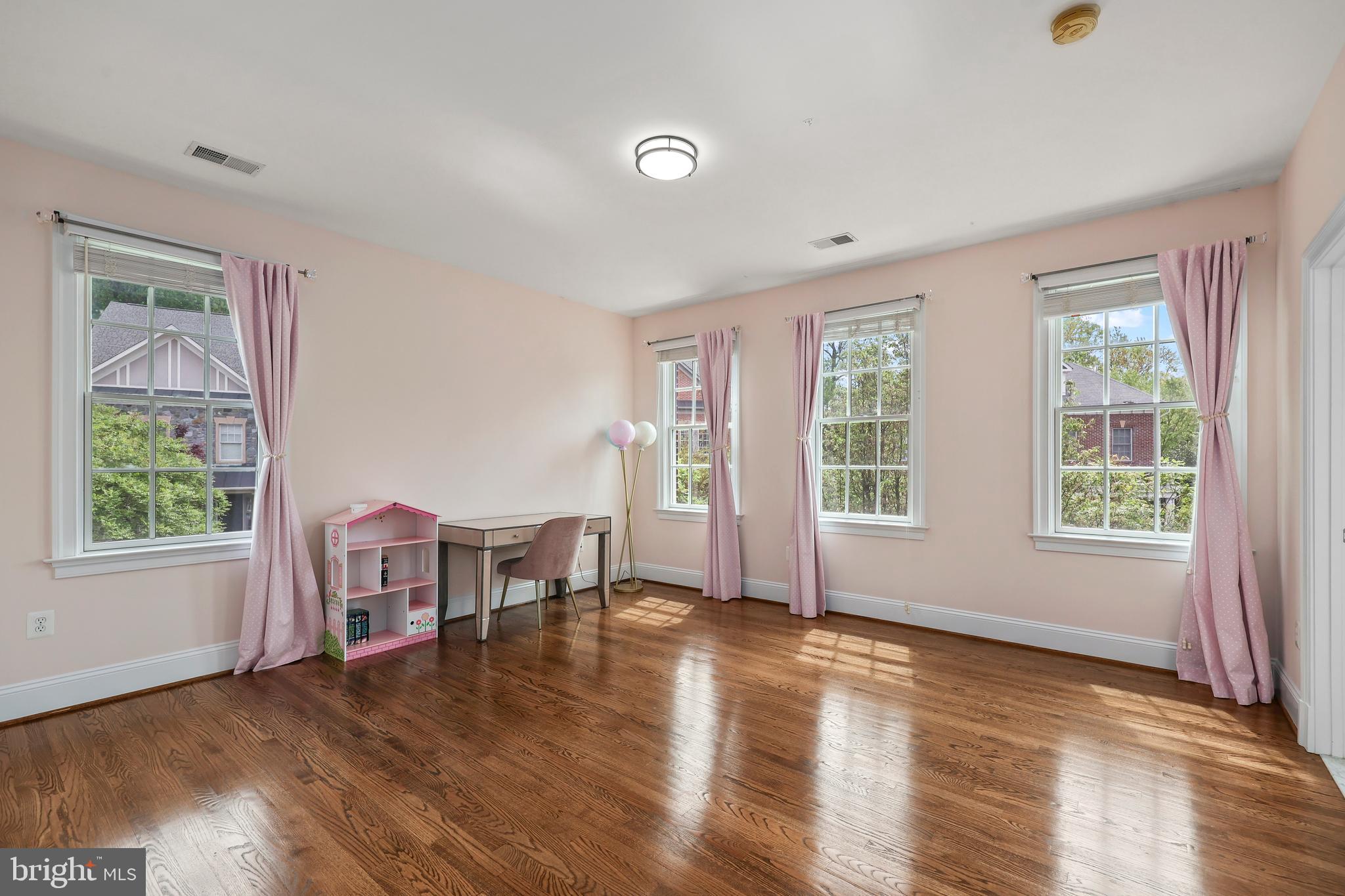 STOCKWELL MANOR - Residential