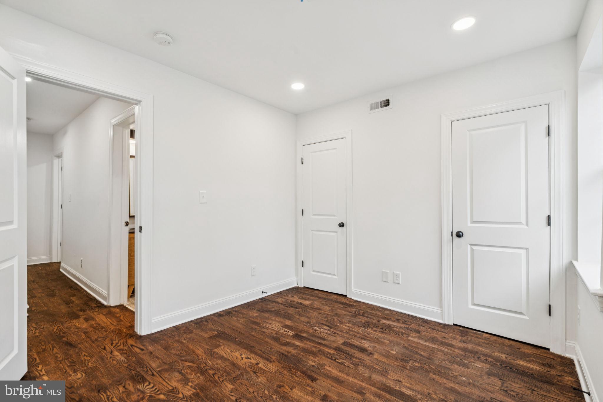 POINT BREEZE - Residential