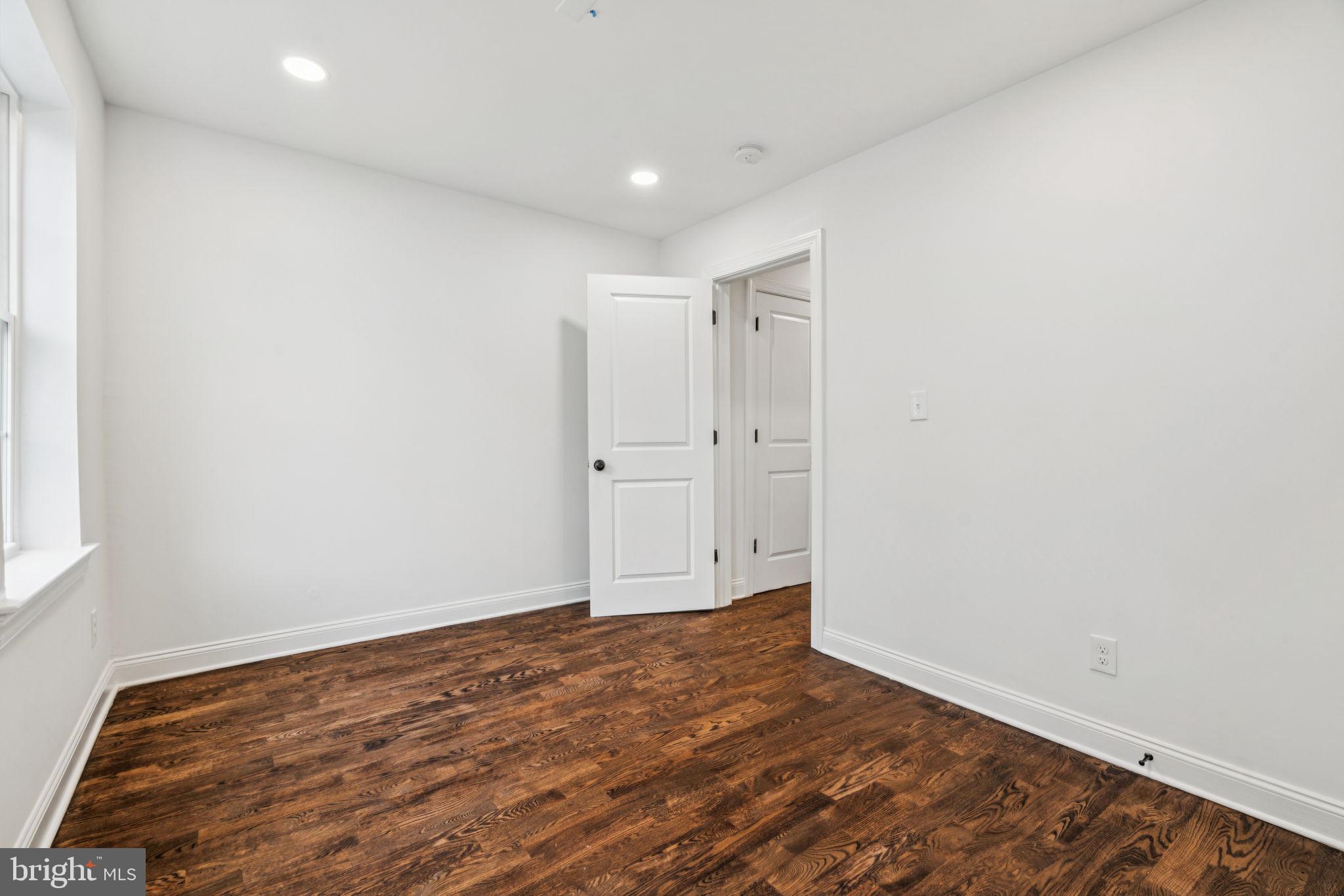 POINT BREEZE - Residential