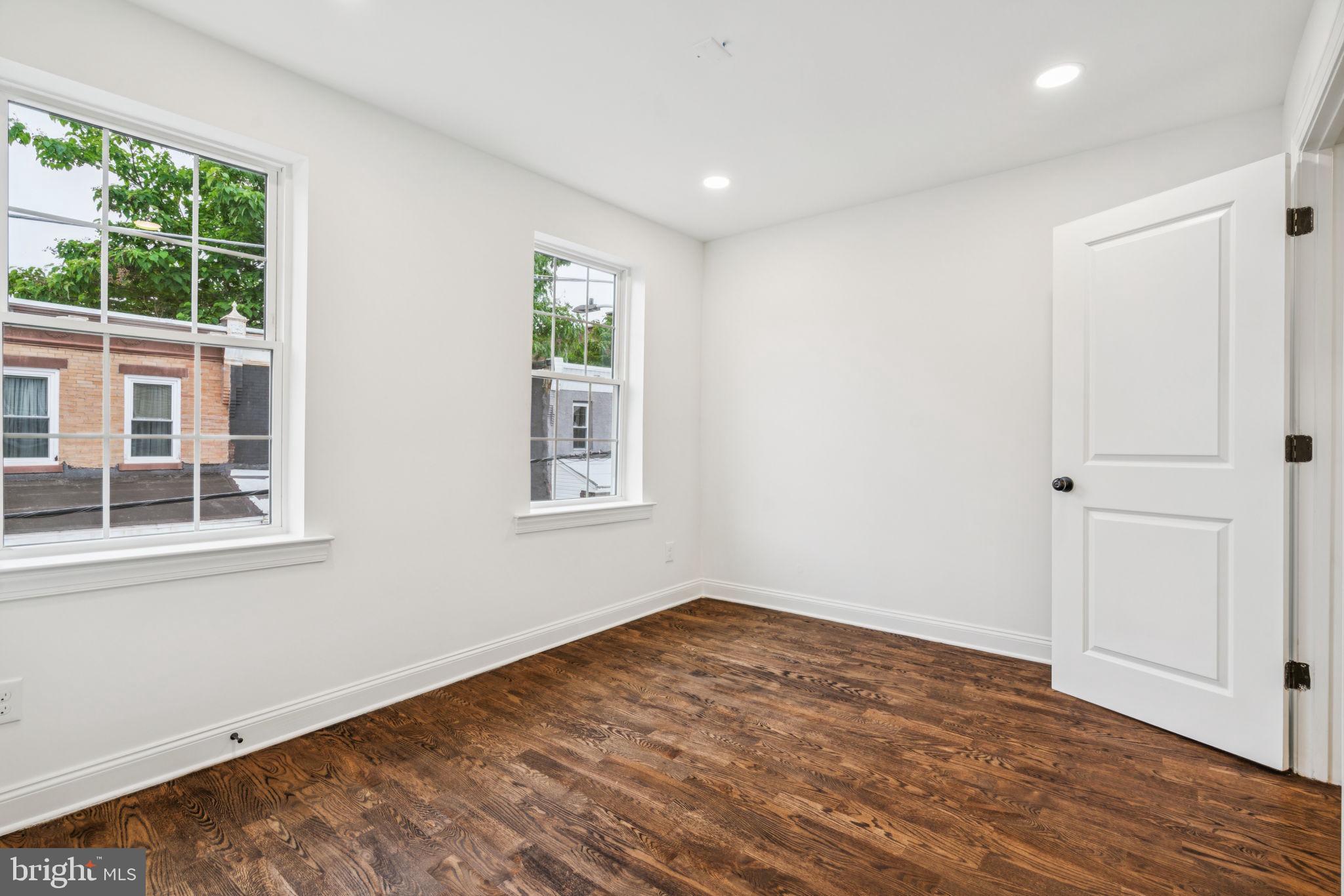 POINT BREEZE - Residential