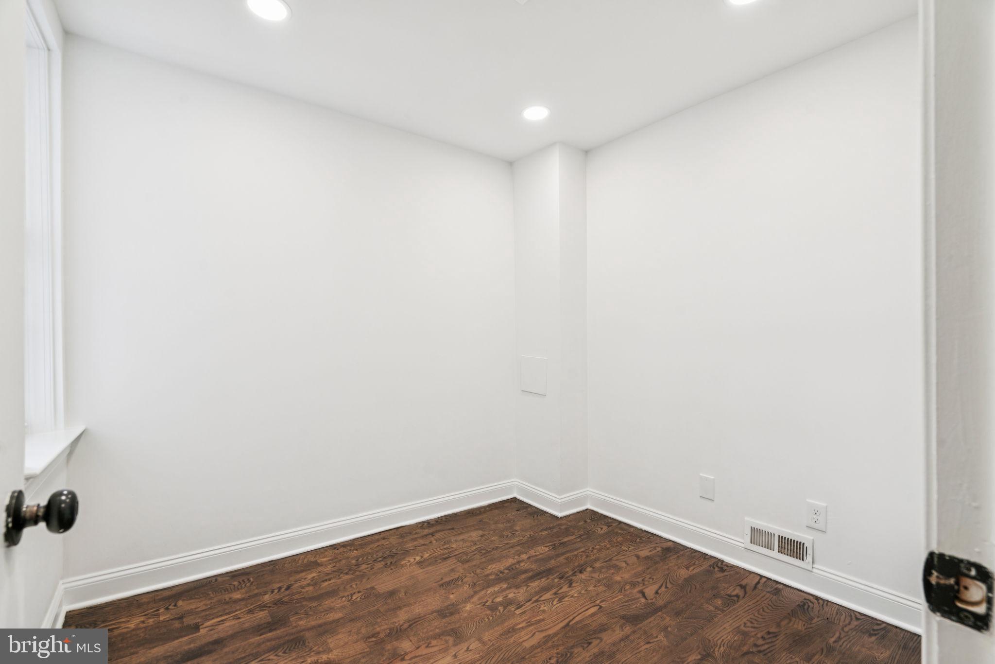 POINT BREEZE - Residential