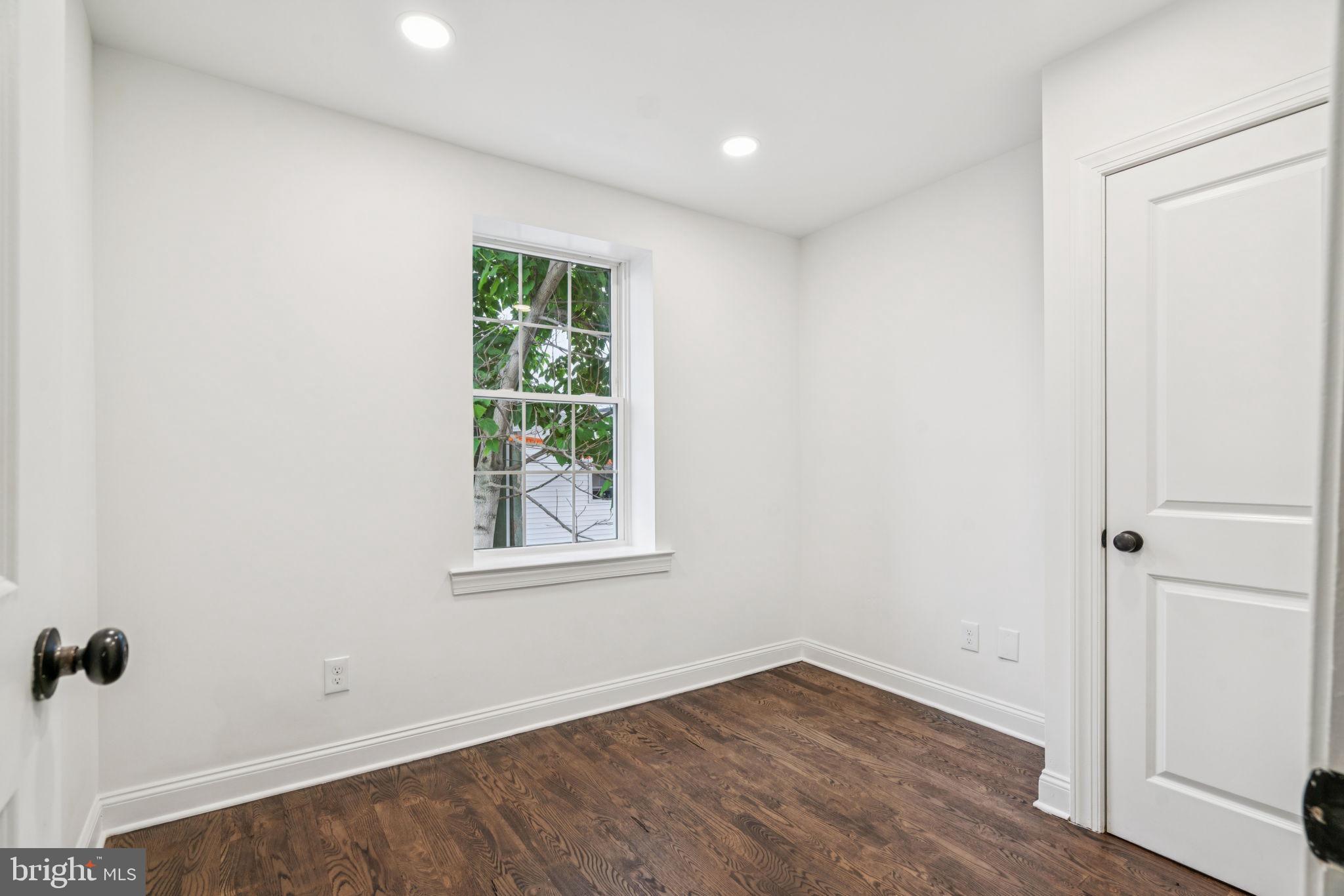 POINT BREEZE - Residential